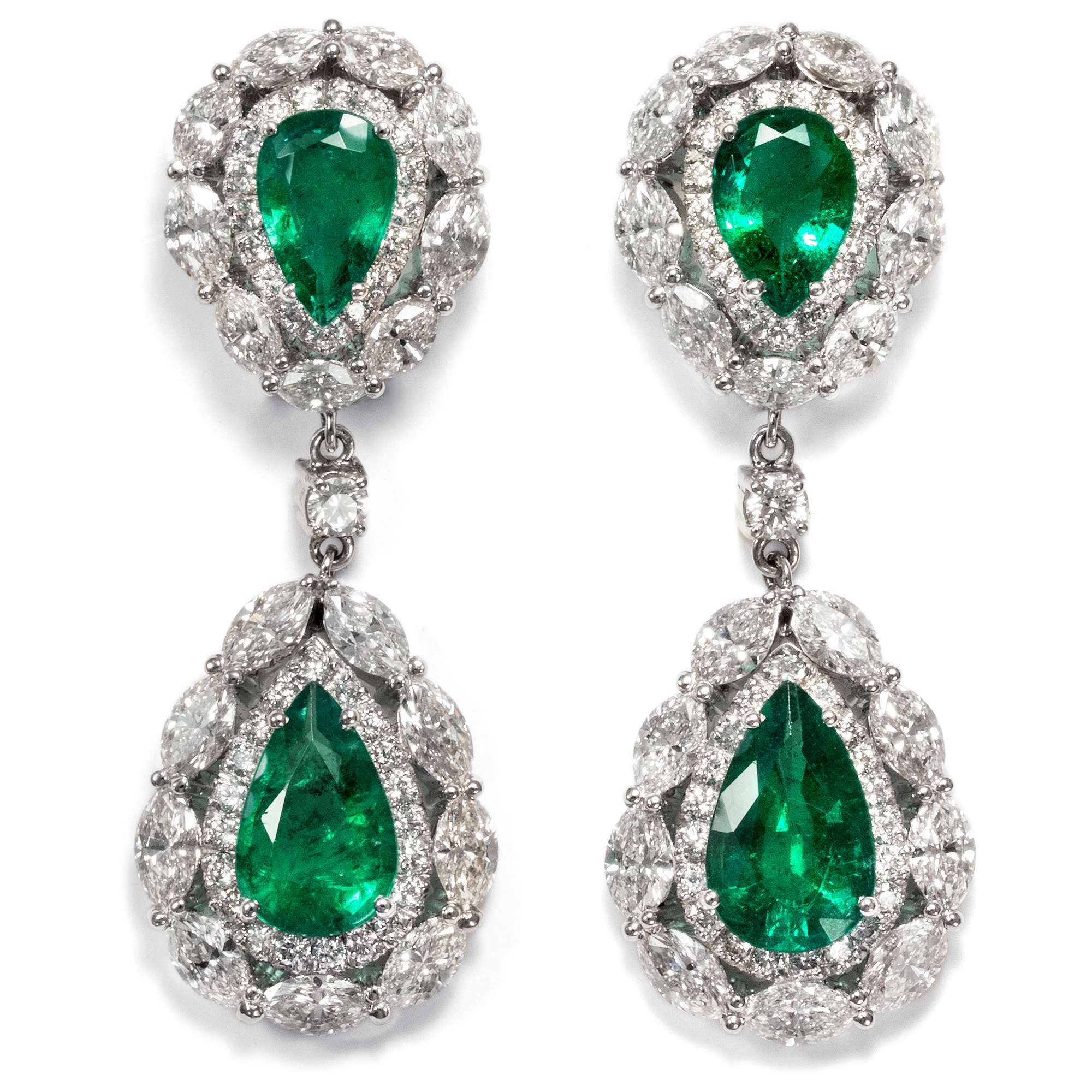 606351-hofer-antikschmuck-Grosse-Smaragd-Ohrringe-mit-Diamanten-in-Weissgold-Italien-um-2000-Frisch-und-anmutend-_4