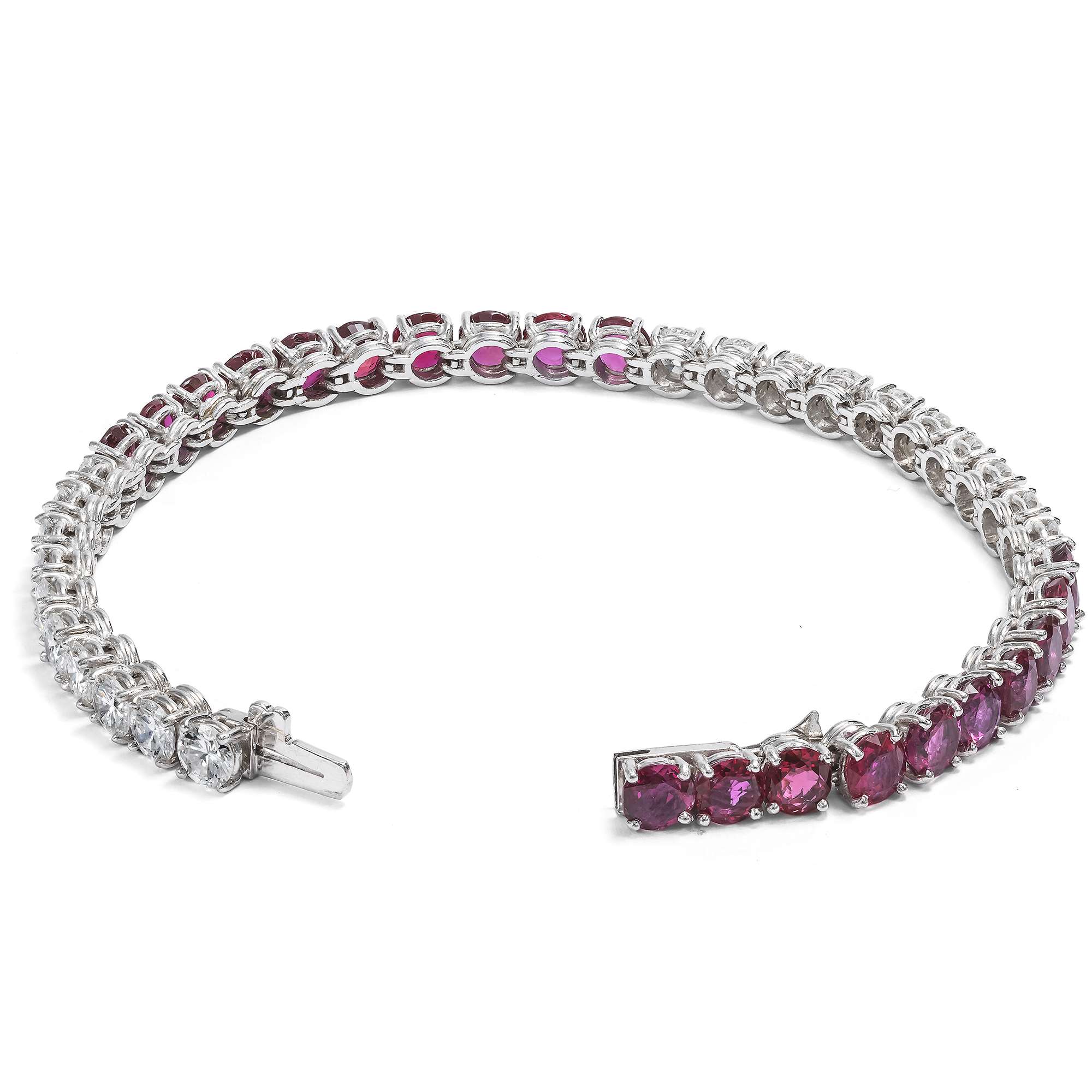 606507-hofer-antikschmuck-Luxurioeses-Riviere-Armband-mit-Diamanten-und-unbehandelten-Rubinen-um-1965-Schneeweiss-und-Rosenrot_7