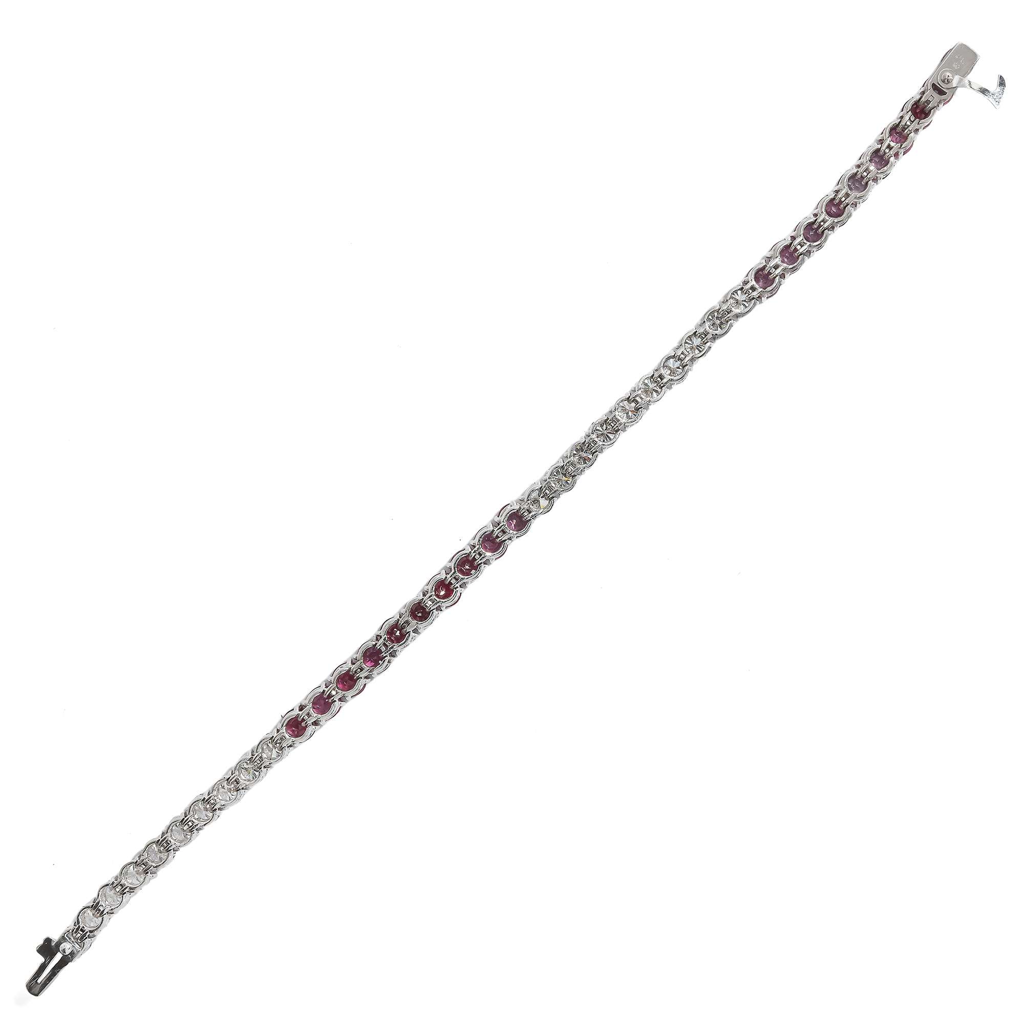 606507-hofer-antikschmuck-Luxurioeses-Riviere-Armband-mit-Diamanten-und-unbehandelten-Rubinen-um-1965-Schneeweiss-und-Rosenrot_8