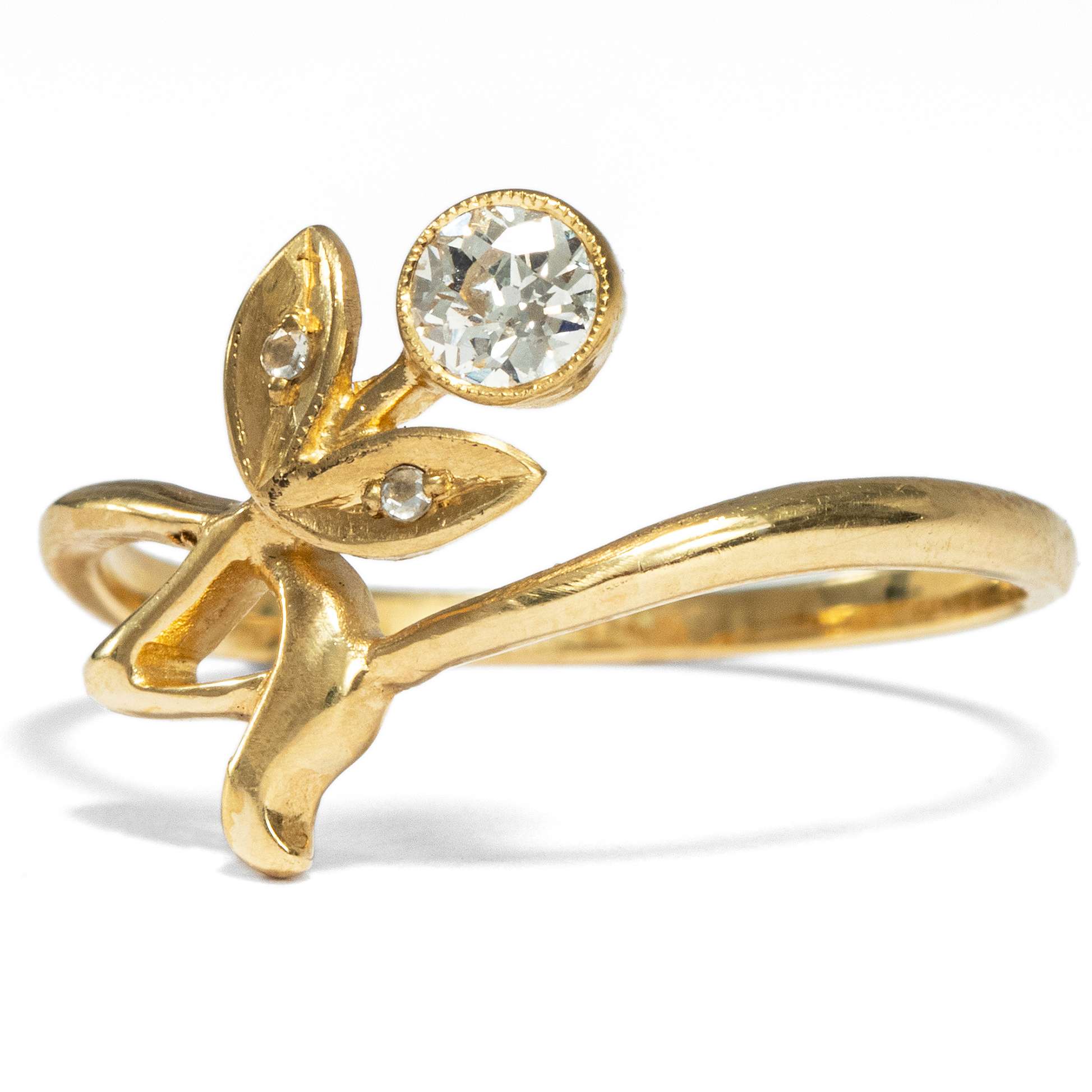 610547-hofer-antikschmuck-Goldring-in-Jugendstil-Formen-mit-Altschliff-Diamant-aus-unserer-Werkstatt-Fruehjahrserwachen_2