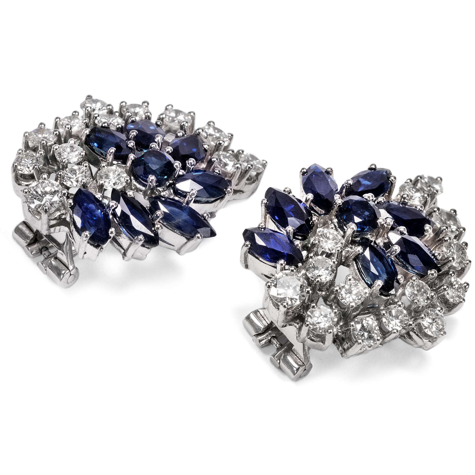 611313-hofer-antikschmuck-yVintage-Cluster-Ohrclips-mit-Saphiren-und-Brillanten-in-Weissgold-um-1970-Exzellenzcluster_2