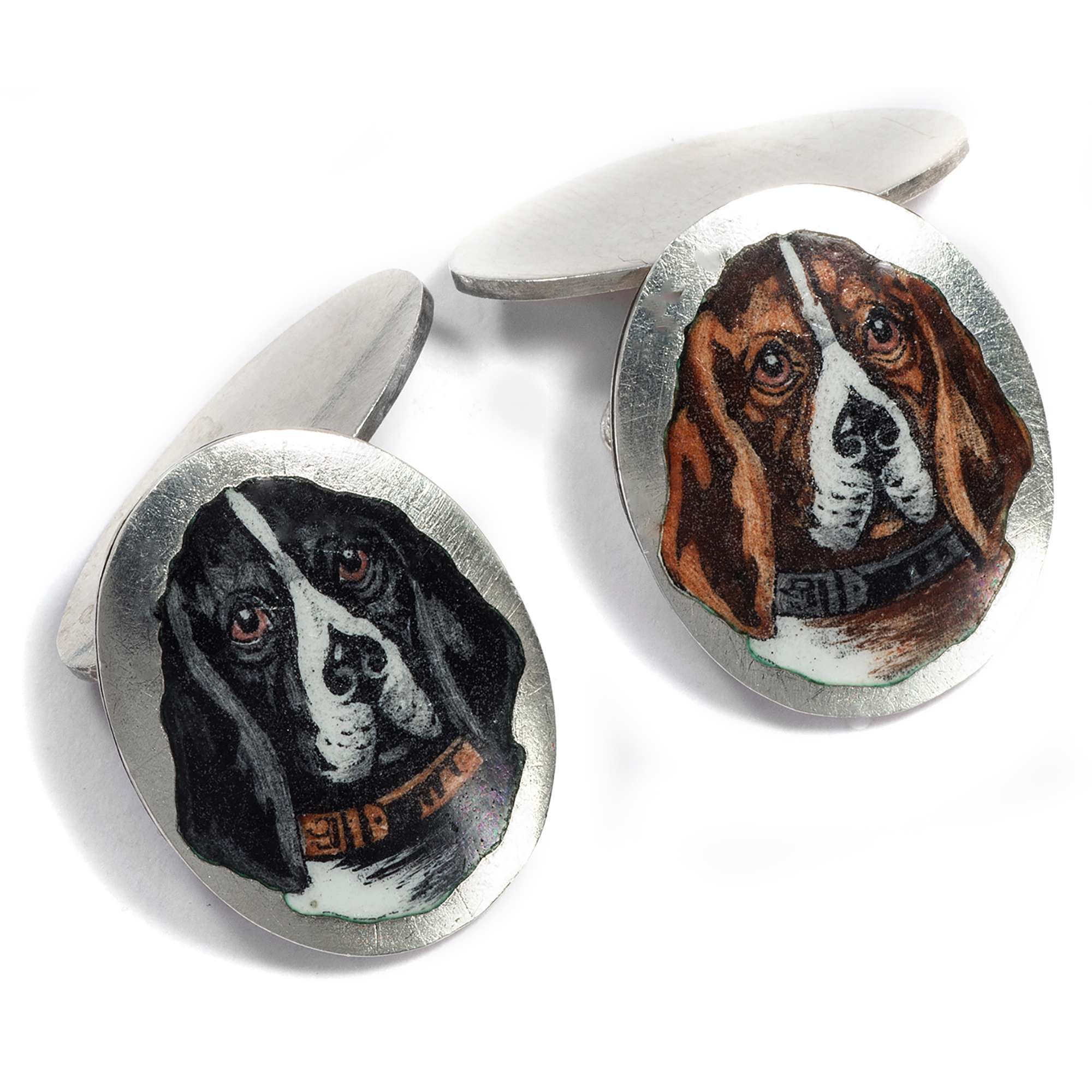 612217-hofer-antikschmuck-Viktorianische-Manschettenknoepfe-mit-Emailmalerei-um-1890-Wuff-Wuff-_1