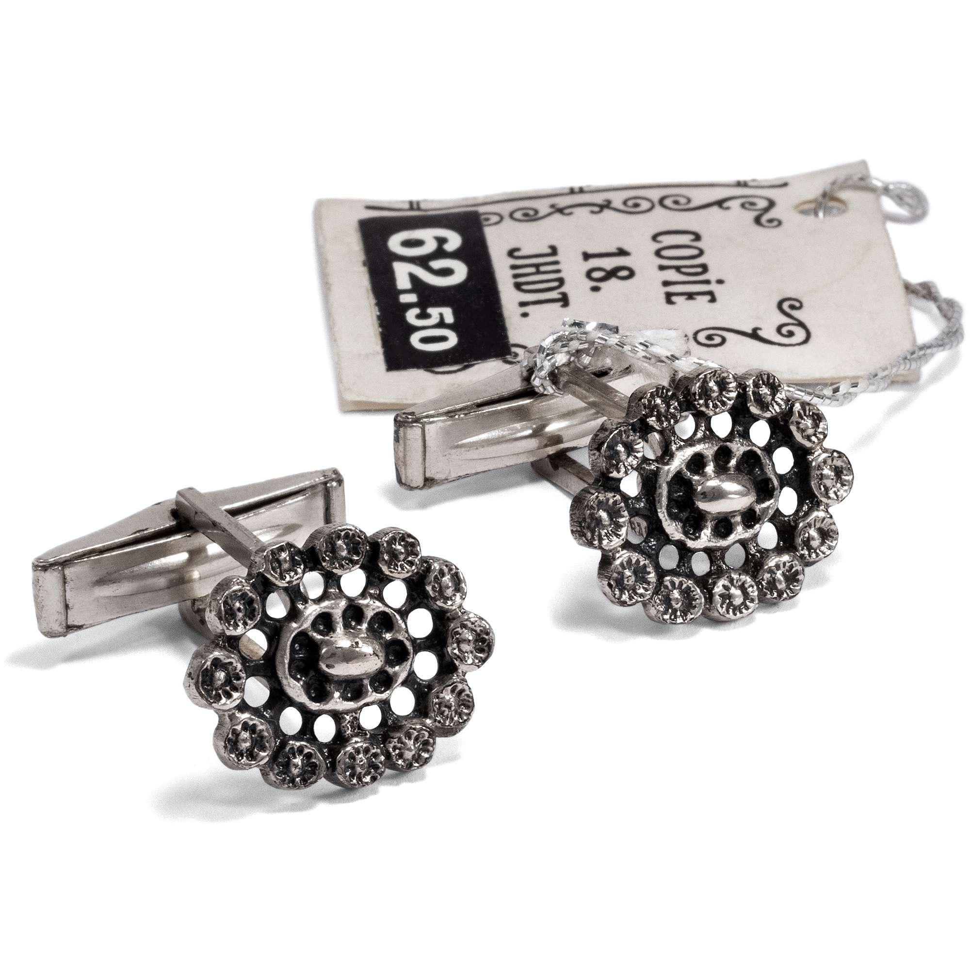 615219-hofer-antikschmuck-Huebsche-Manschettenknoepfe-mit-Elementen-des-18-Jahrhunderts-Blachian-um-1960-Historische-Rosetten_1