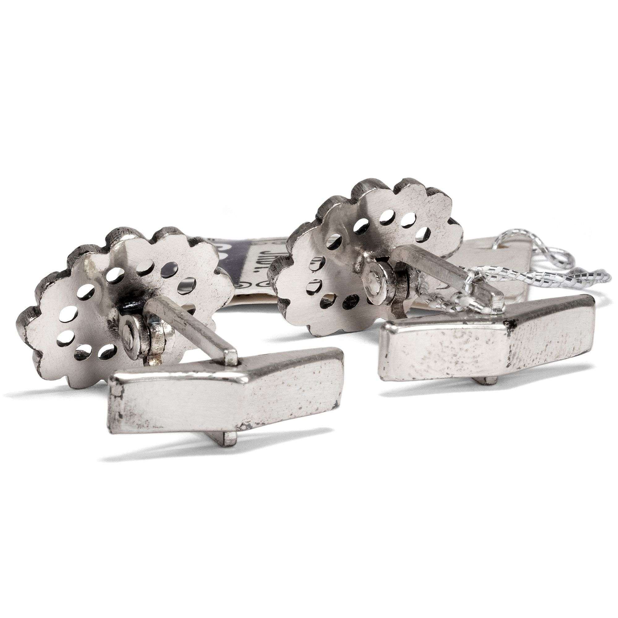 615219-hofer-antikschmuck-Huebsche-Manschettenknoepfe-mit-Elementen-des-18-Jahrhunderts-Blachian-um-1960-Historische-Rosetten_2