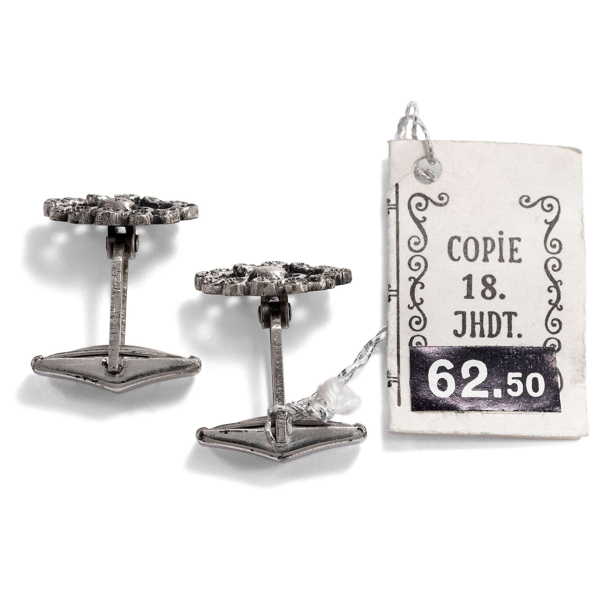 615219-hofer-antikschmuck-Huebsche-Manschettenknoepfe-mit-Elementen-des-18-Jahrhunderts-Blachian-um-1960-Historische-Rosetten_4