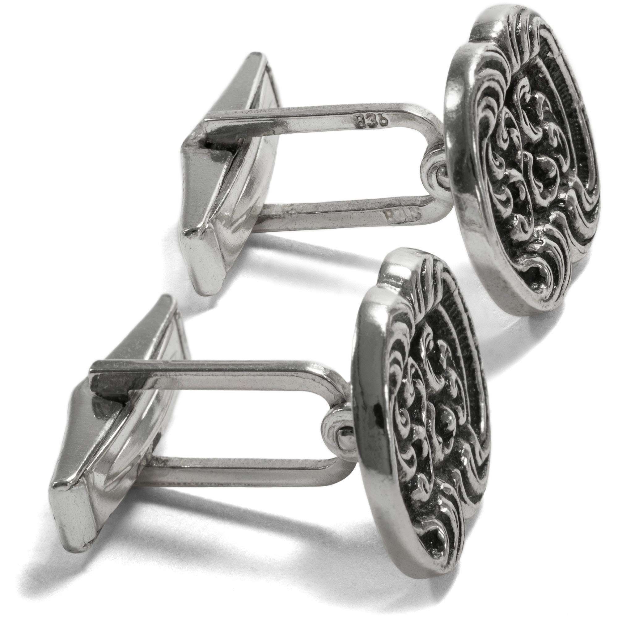 615668-hofer-antikschmuck-Edle-vintage-Manschettenknoepfe-mit-Elementen-des-Rokoko-Blachian-um-1960-Barockschnoerkel_2