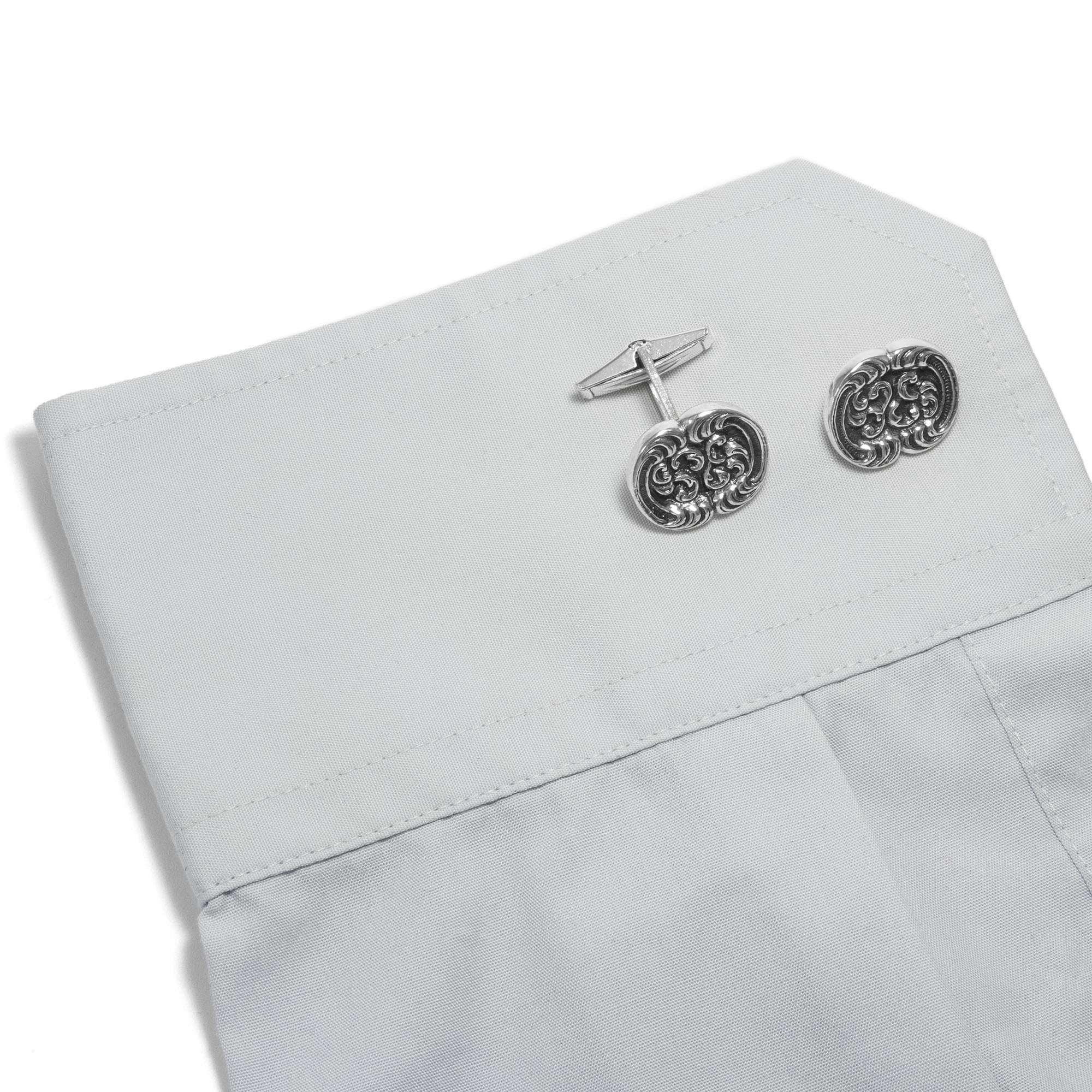 615668-hofer-antikschmuck-Edle-vintage-Manschettenknoepfe-mit-Elementen-des-Rokoko-Blachian-um-1960-Barockschnoerkel_4