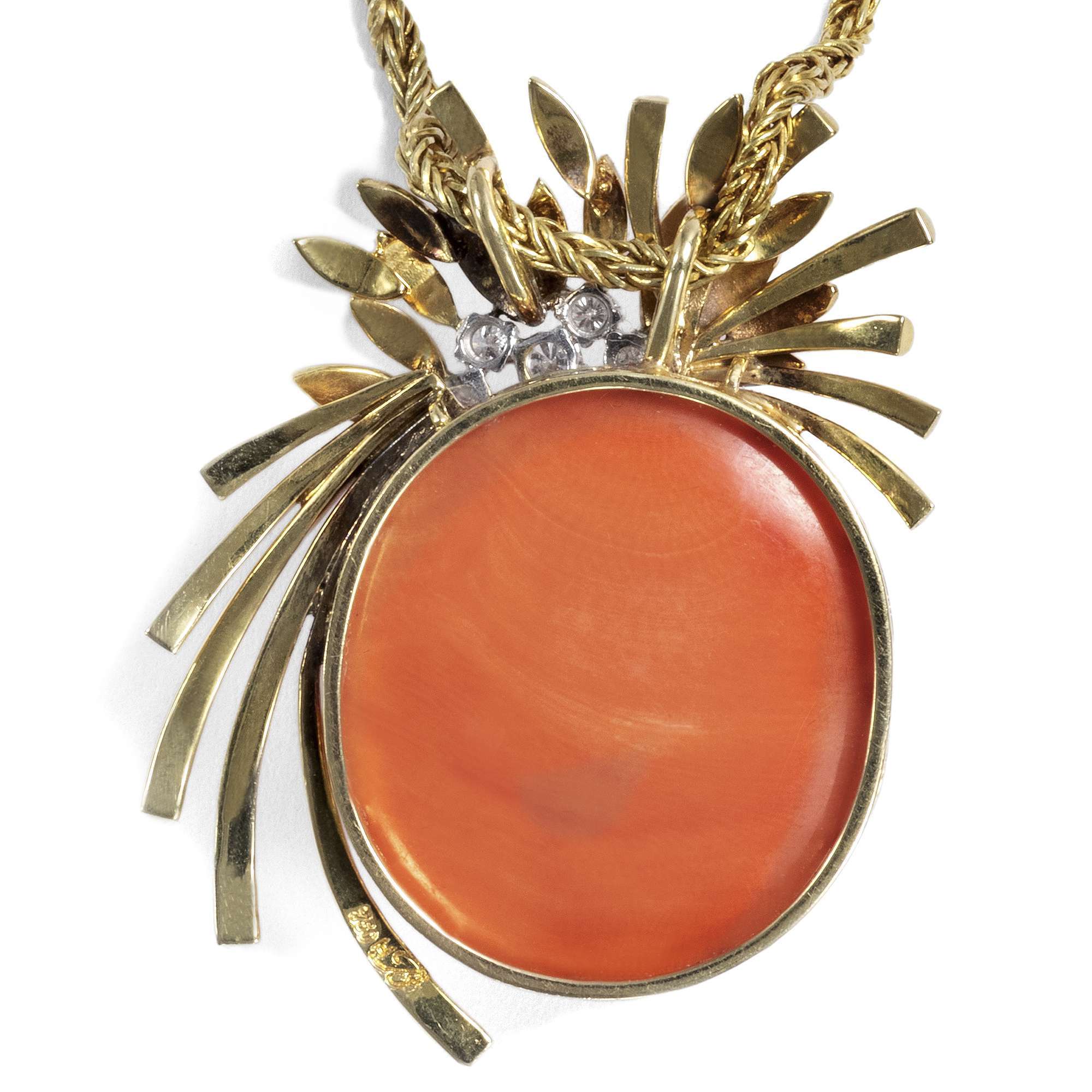 616136-hofer-antikschmuck-Mondaener-vintage-Anhaenger-mit-Koralle-und-Diamanten-an-Goldkette-um-1965_5