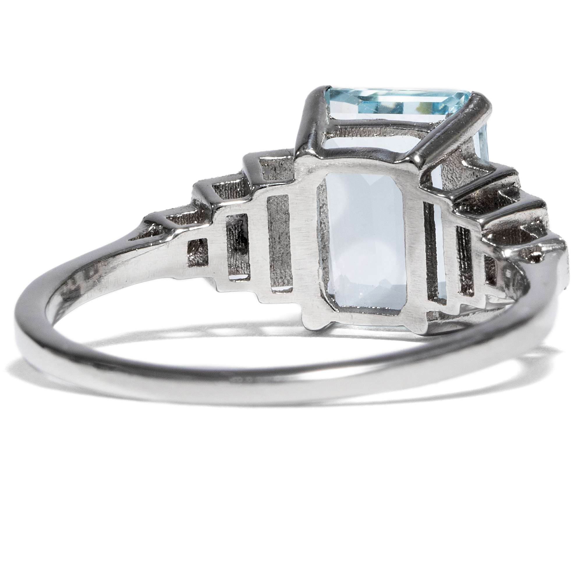 616180-hofer-antikschmuck-Eleganter-Platin-Ring-mit-Aquamarin-und-Diamanten-aus-unserer-Werkstatt-Swimmingpool_5