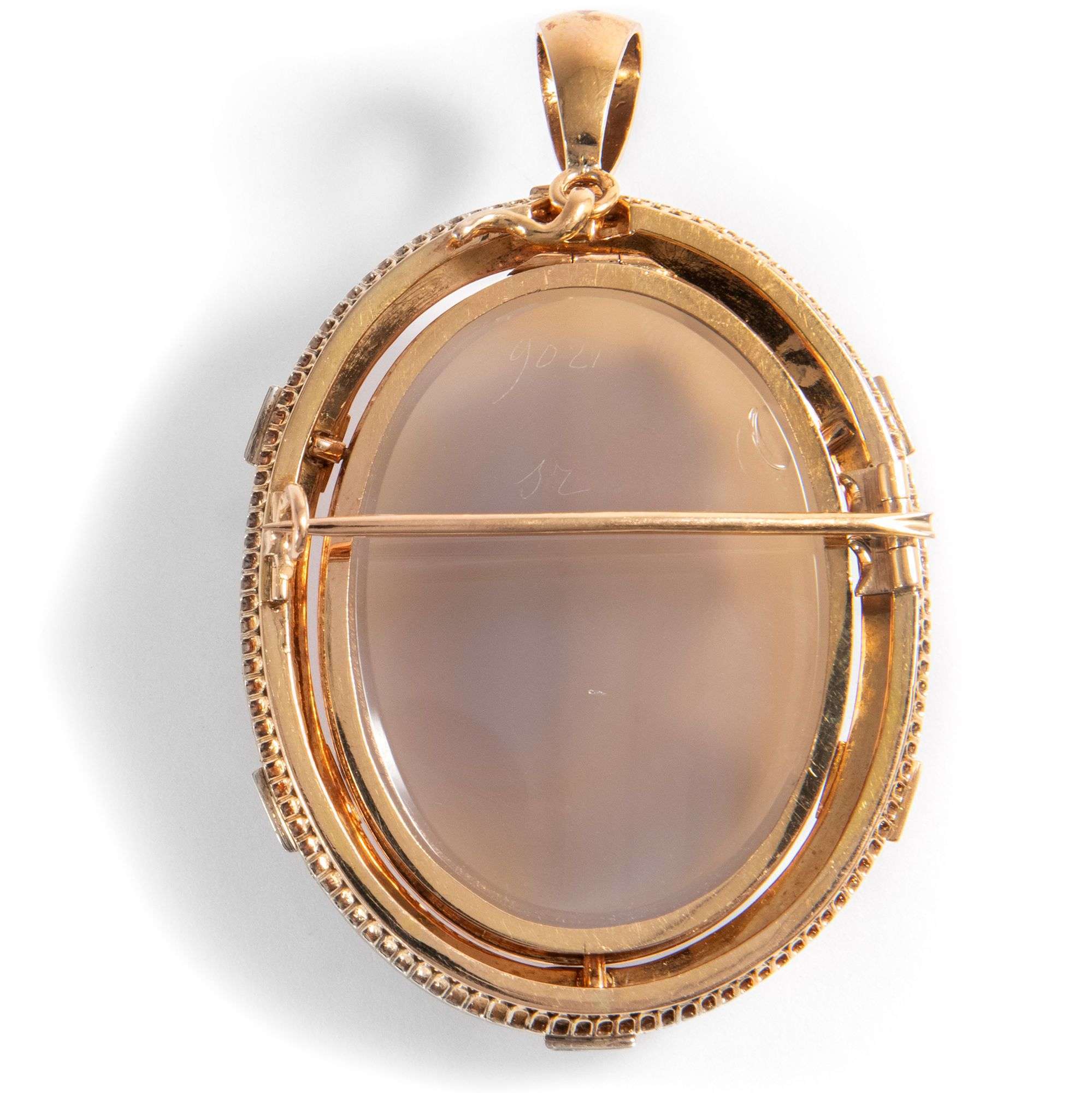 616204-hofer-antikschmuck-Exquisites-Medaillon-mit-Lagenstein-Gemme-als-Anhaenger-Brosche-Paris-um-1870-Das-Vergangene-bewahren_3
