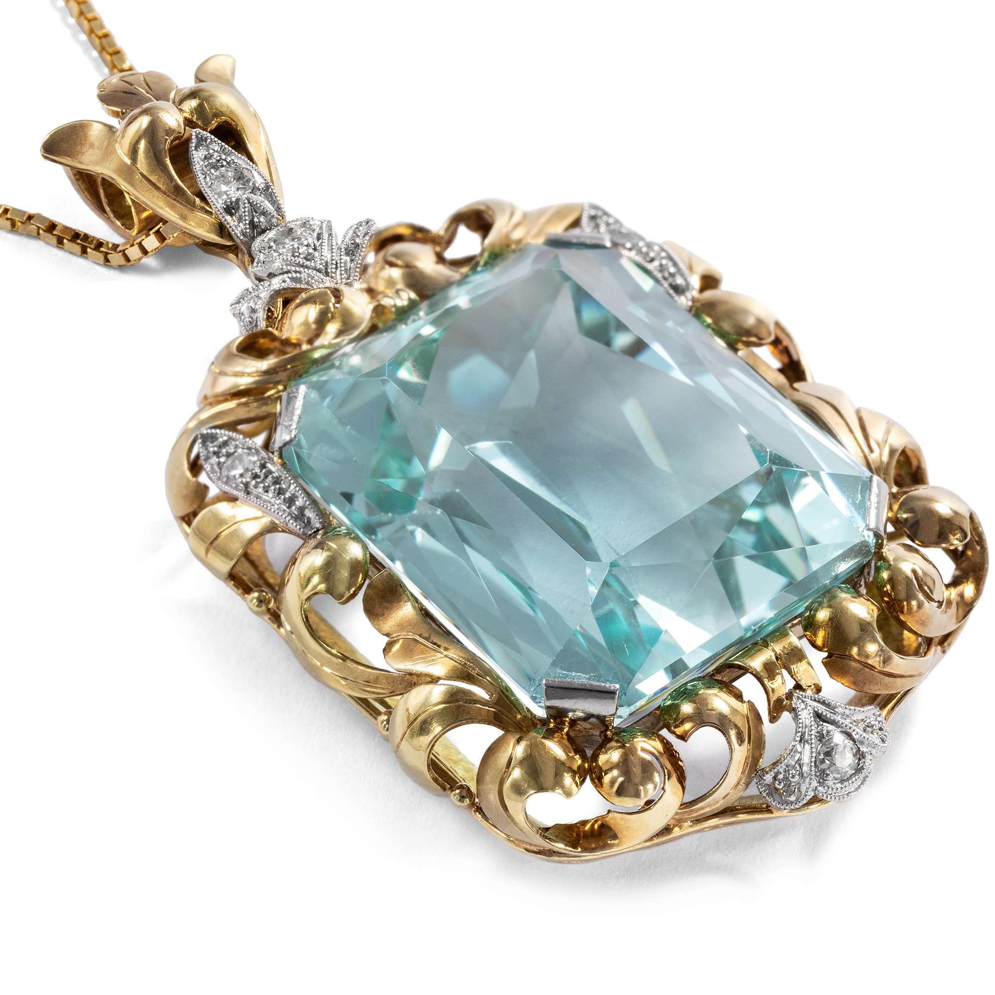 616442-hofer-antikschmuck-yPrachtvoller-Aquamarin-und-Diamant-Anhaenger-des-Art-Deco-1930er-Jahre-Wenn-die-Buerger-schlafen-geh-n-_3