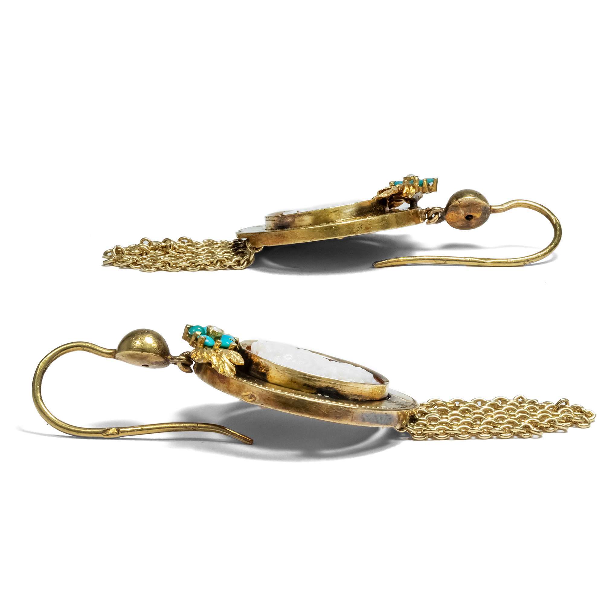 618193-hofer-antikschmuck-Antike-Demi-Parure-mit-Muschelgemmen-in-Gold-oesterreich-Ungarn-um-1870-Weinlaub-und-Vergissmeinnicht_4