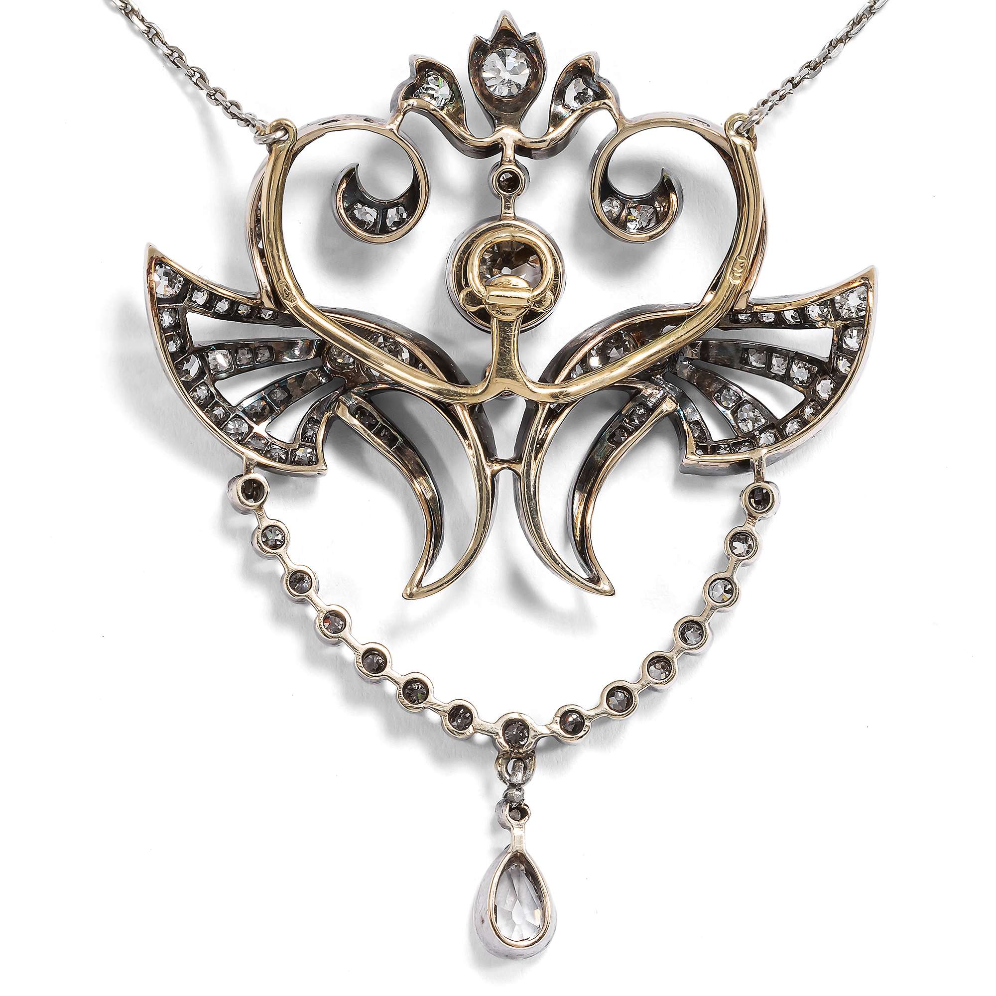 621817-hofer-antikschmuck-Prachtvolle-Anhaenger-Brosche-mit-3-76-ct-Diamanten-von-Rudolf-Niklasch-Wien-um-1905-Auf-diamantenen-Schwingen