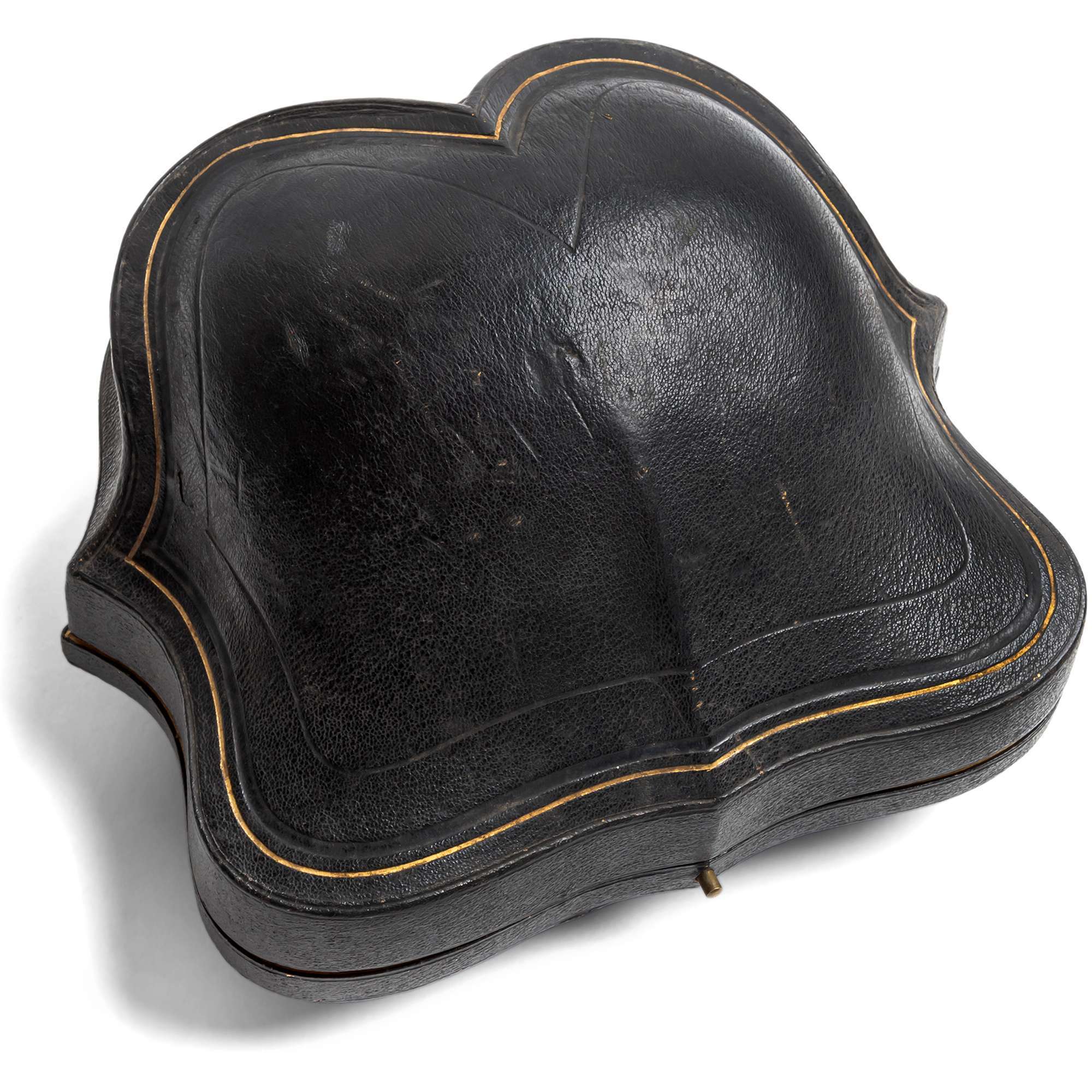 621834-hofer-antikschmuck-Grosser-Anhaenger-des-Historismus-in-der-Art-von-Reinhold-Vasters-um-1890-Vincit-Omnia-Veritas_1