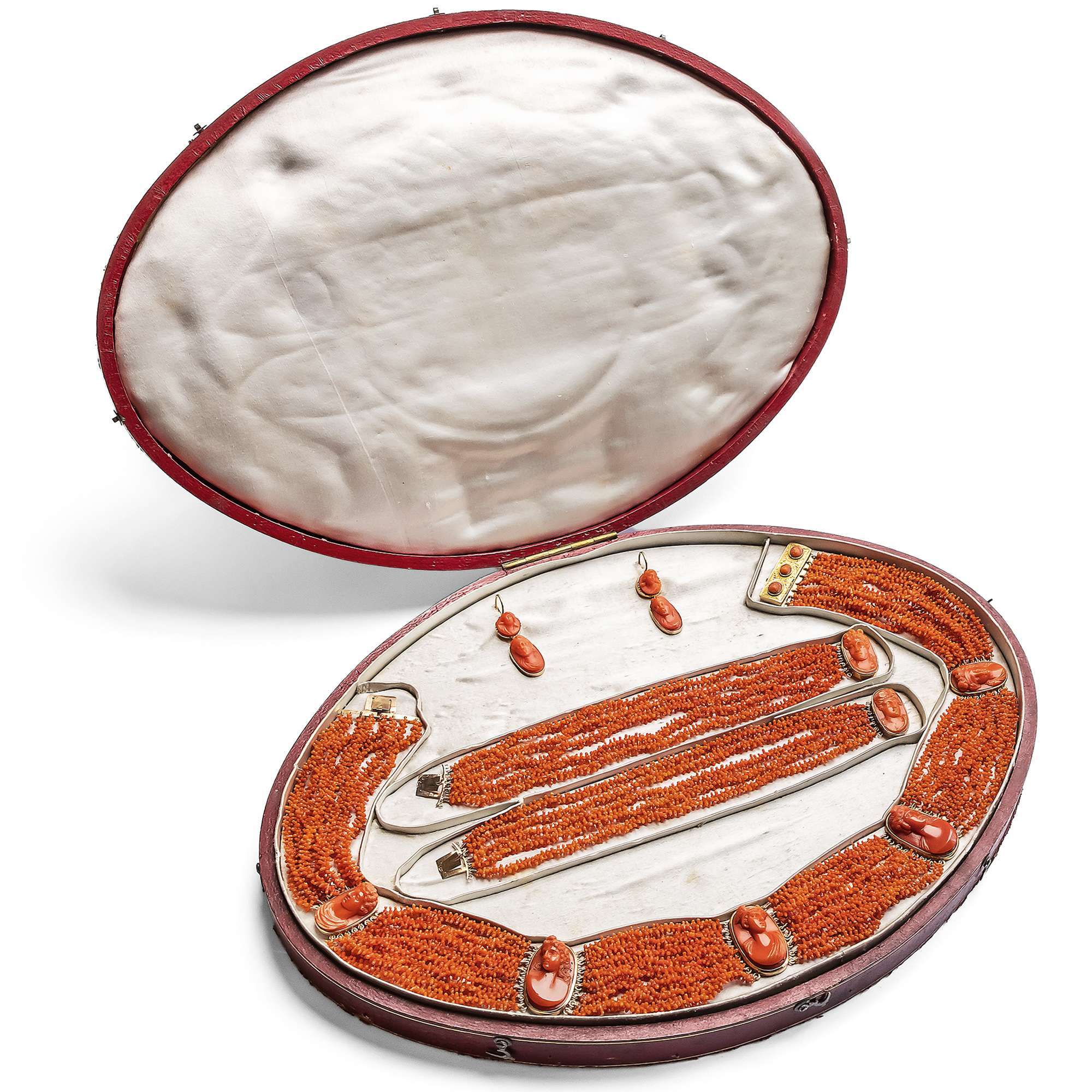 621941-hofer-antikschmuck-Antike-Korallen-Parure-aus-Collier-Armbaendern-und-Ohrringen-um-1825-und-spaeter-a-l-antique