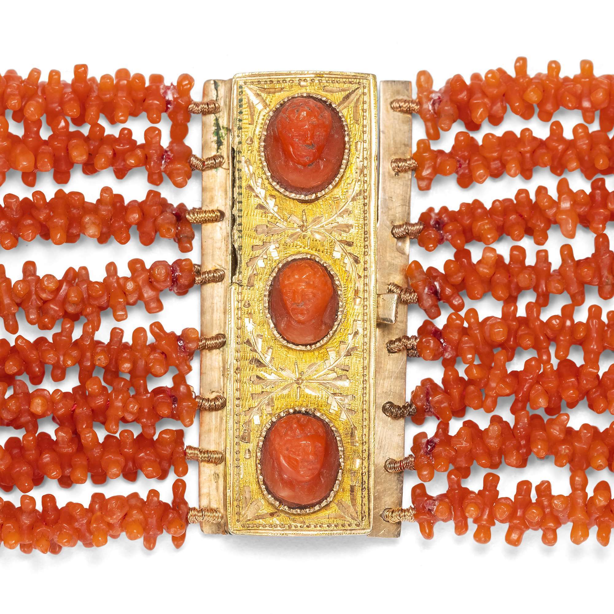 621941-hofer-antikschmuck-Antike-Korallen-Parure-aus-Collier-Armbaendern-und-Ohrringen-um-1825-und-spaeter-a-l-antique_5