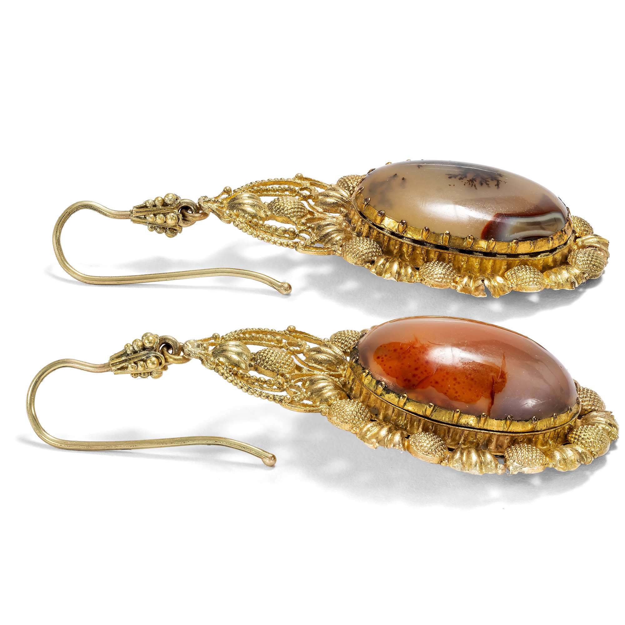 622584-hofer-antikschmuck-Grosse-Ohrringe-aus-Gold-und-Achaten-England-um-1830-Naturkunstwerke