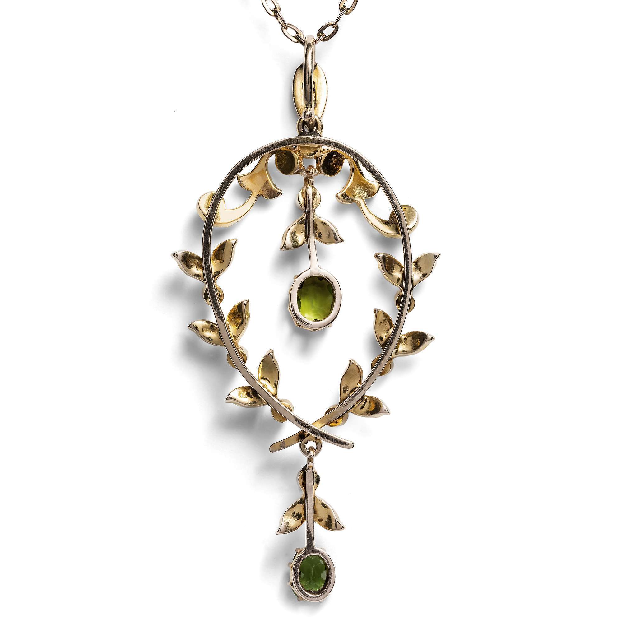 622639-hofer-antikschmuck-Edwardianischer-Anhaenger-mit-Peridot-und-Perlen-in-Gold-Grossbritannien-um-1905-a-la-Cleopatra_3