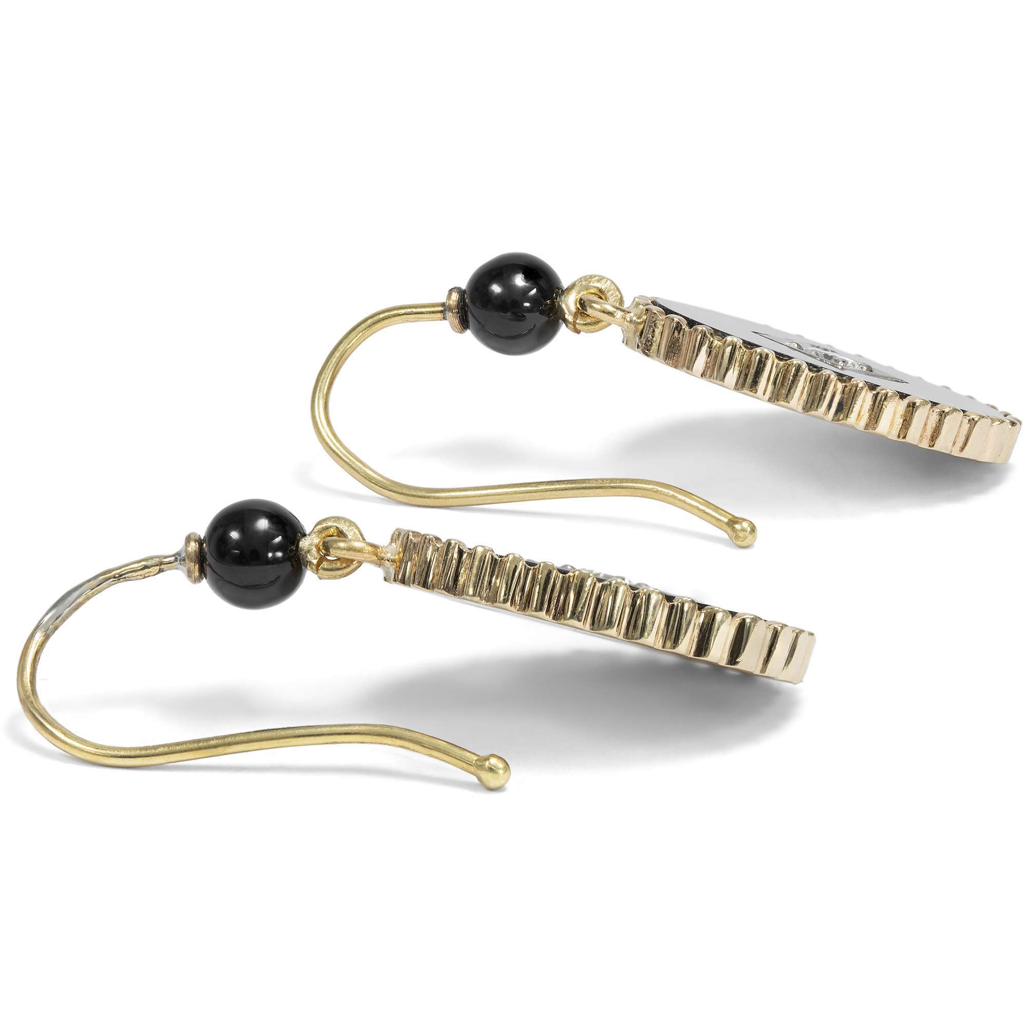 622734-hofer-antikschmuck-Mondaene-vintage-Ohrringe-aus-Onyx-Gold-und-Diamanten-um-1985-Art-Deco-und-Schulterpolster_1