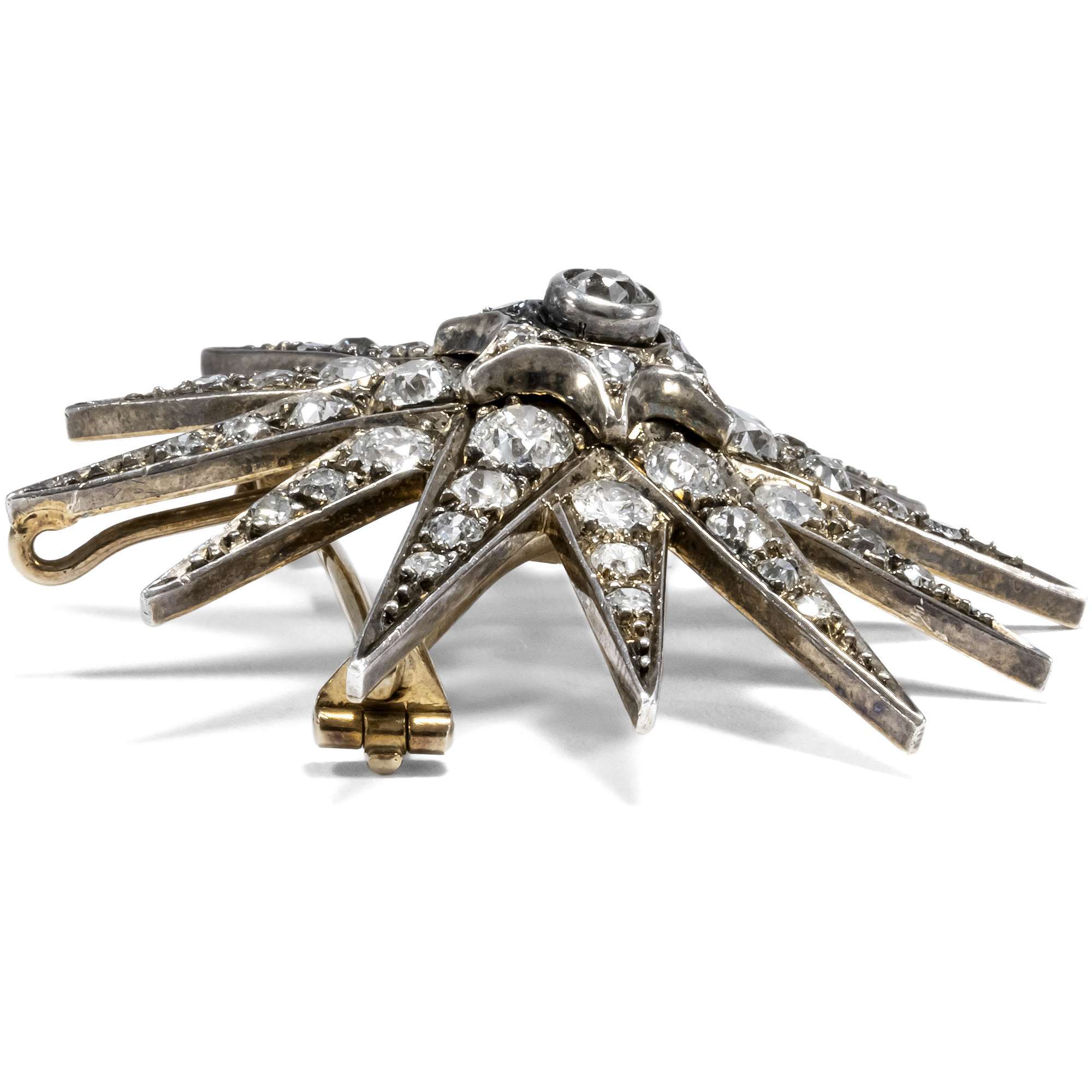 622805-hofer-antikschmuck-Fabelhafte-Stern-Brosche-aus-Silber-Gold-und-etwa-vier-Karat-Diamanten-London-um-1880-Sternstunden_1