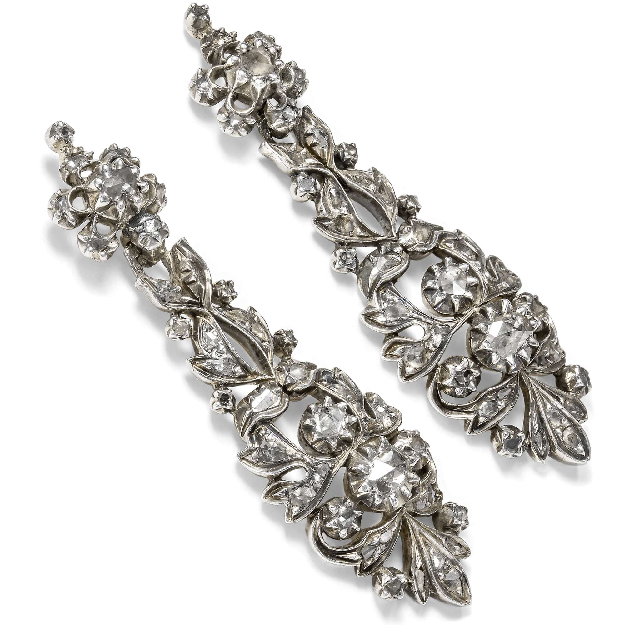 622824-hofer-antikschmuck-Lange-Ohrringe-mit-Diamantrosen-in-Silber-und-Gold-um-1860-Ausflug-in-die-Vergangenheit_2