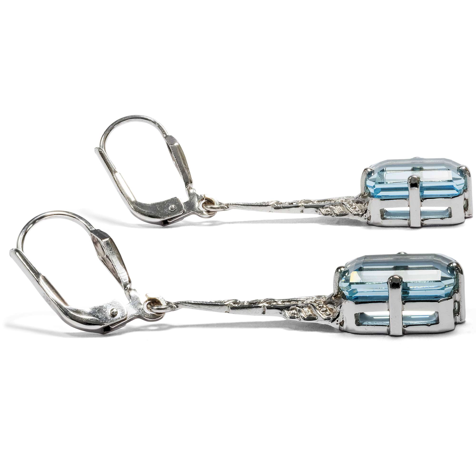 623223-hofer-antikschmuck-Elegante-Ohrringe-mit-Aquamarinen-und-Diamanten-aus-unserer-Werkstatt-Ein-Wintermaerchen_2