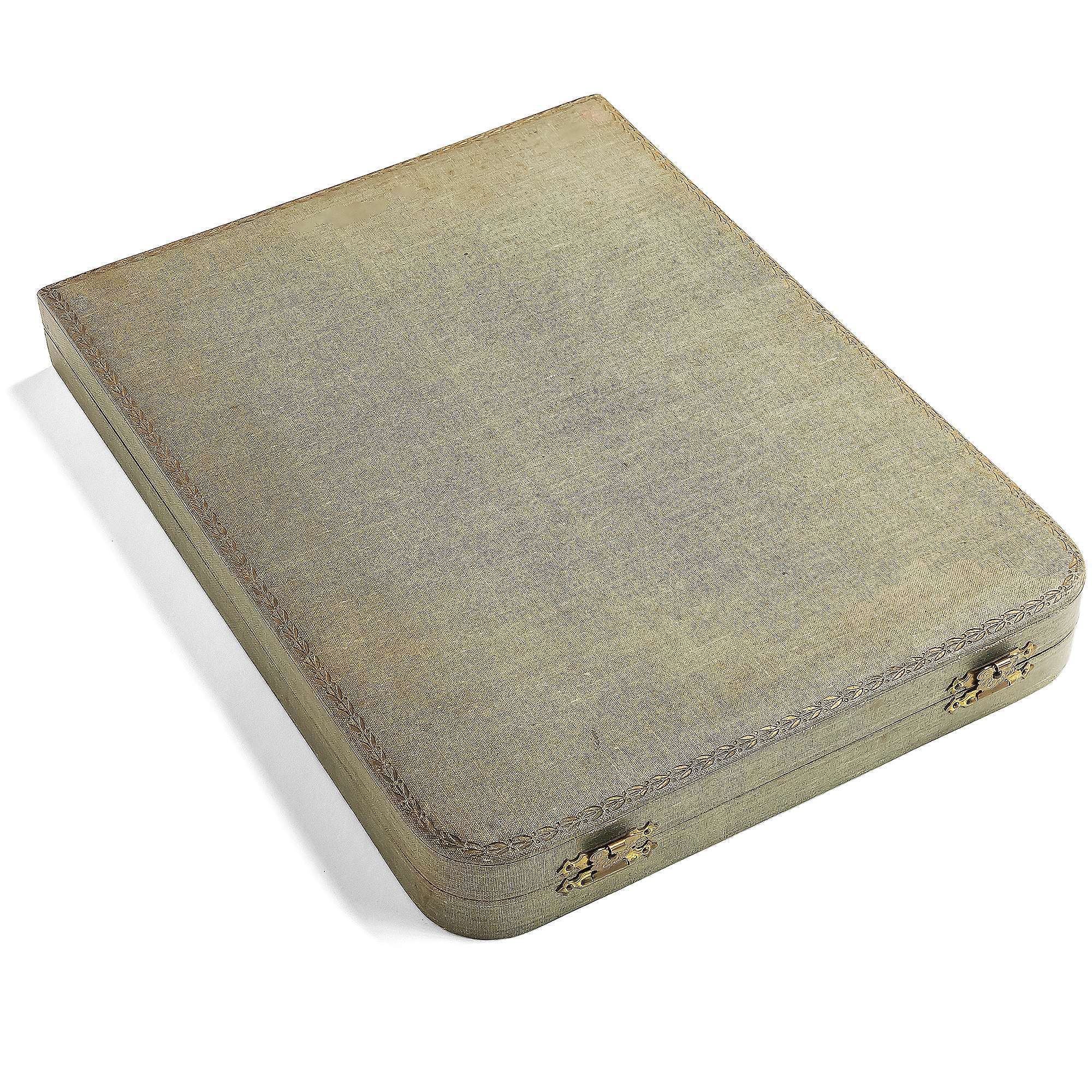 623282-hofer-antikschmuck-Prachtvolle-Granat-Parure-aus-Collier-Brosche-und-Ohrringen-um-1835-Verlockende-Fruechte_14