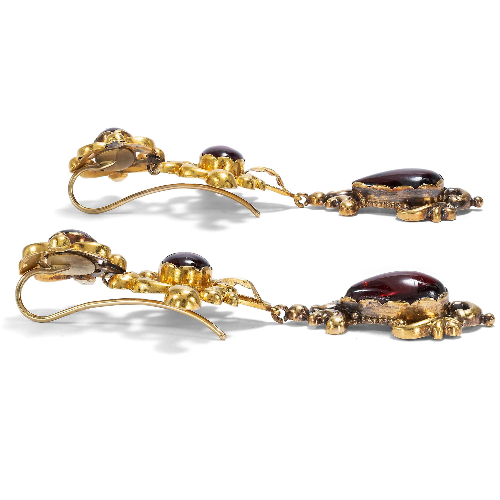 623282-hofer-antikschmuck-Prachtvolle-Granat-Parure-aus-Collier-Brosche-und-Ohrringen-um-1835-Verlockende-Fruechte_4