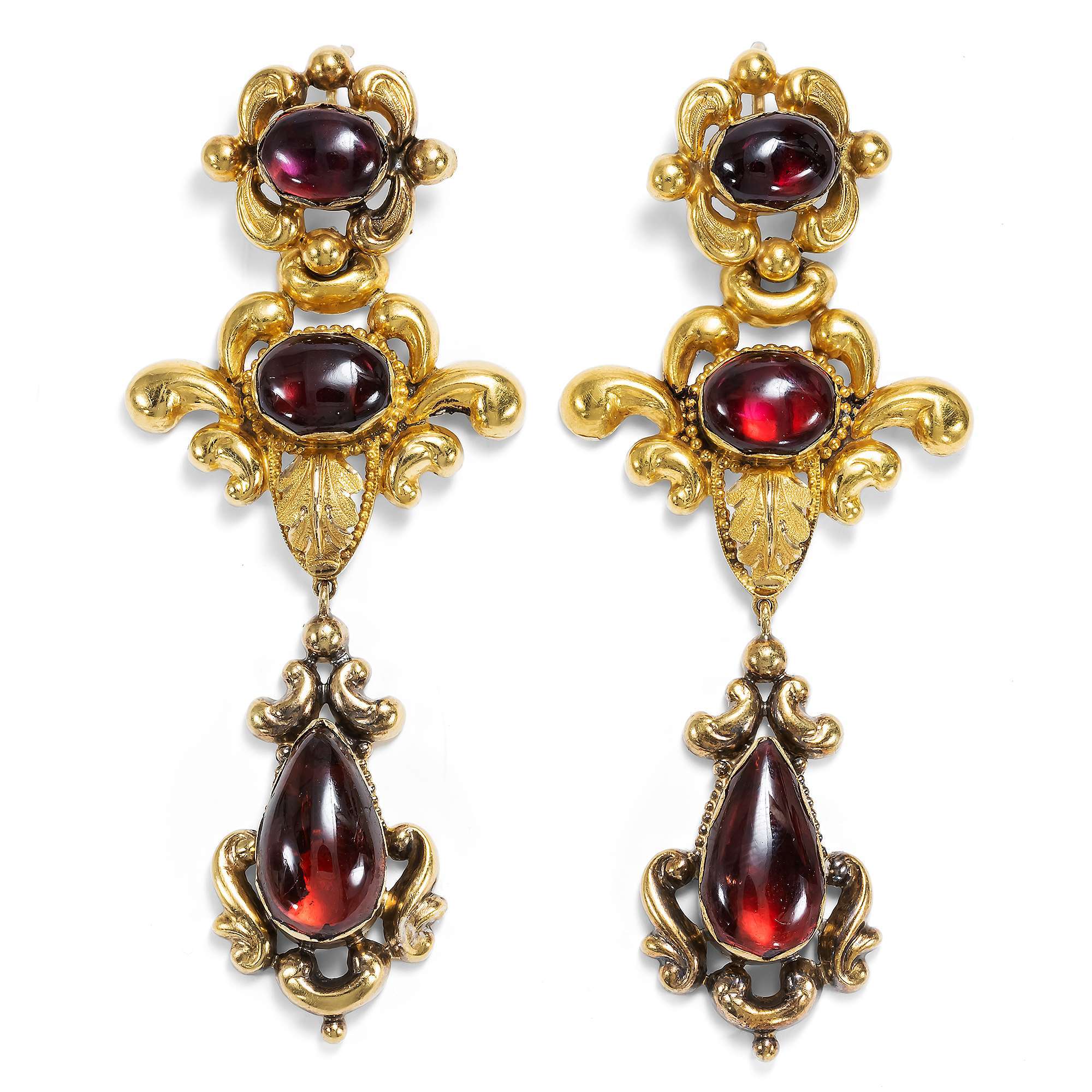 623282-hofer-antikschmuck-Prachtvolle-Granat-Parure-aus-Collier-Brosche-und-Ohrringen-um-1835-Verlockende-Fruechte_8