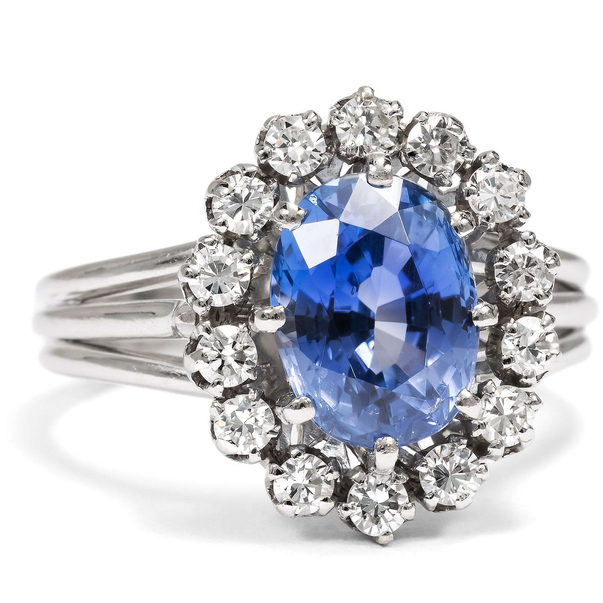 623294-hofer-antikschmuck-Vintage-Platinring-mit-unbehandeltem-Saphir-und-Diamanten-um-1965-Wie-die-Natur-ihn-schuf