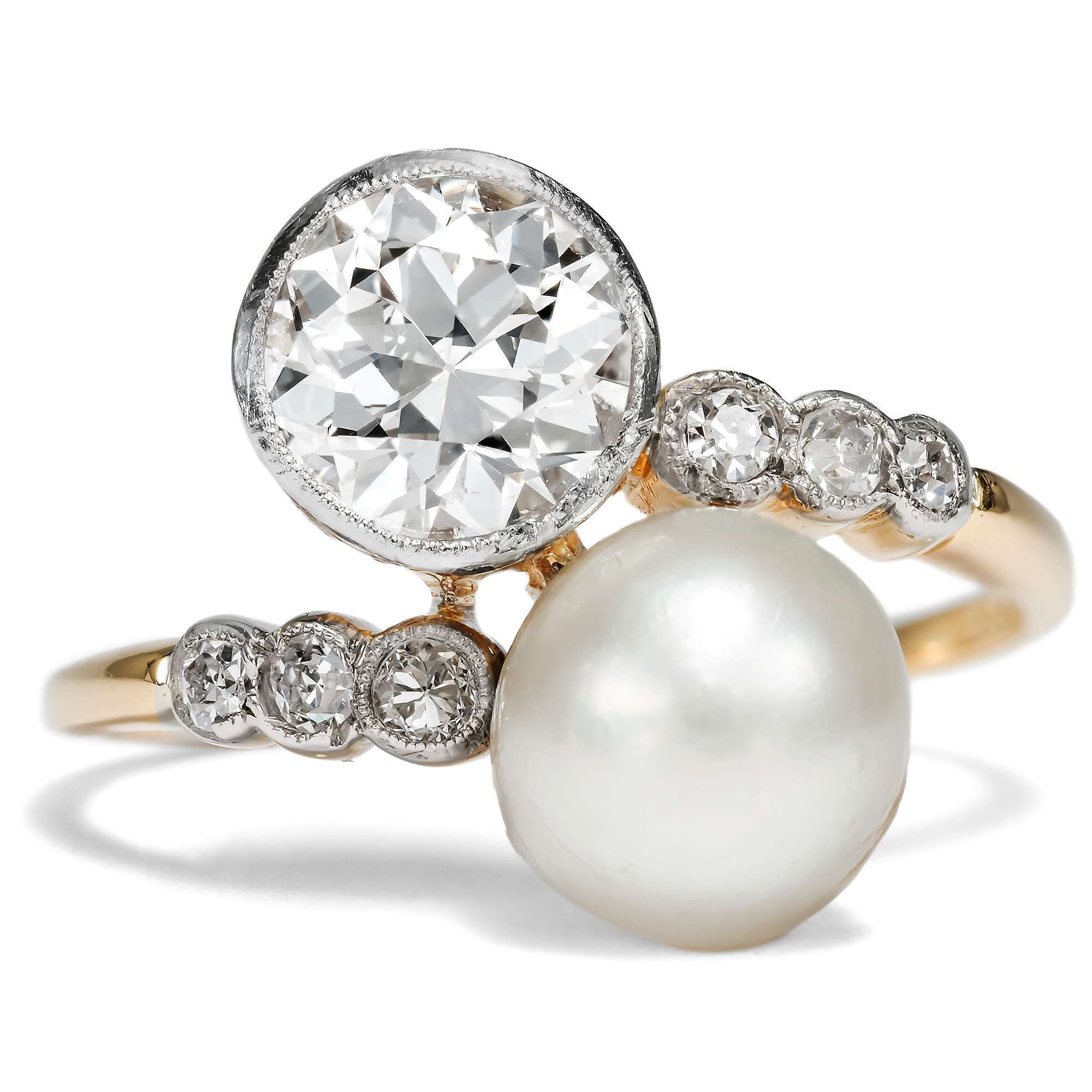 623408-hofer-antikschmuck-Antiker-Toi-et-Moi-Ring-mit-Naturperle-und-Diamant-im-Altschliff-Deutschland-um-1910-Duo-in-Weiss_1