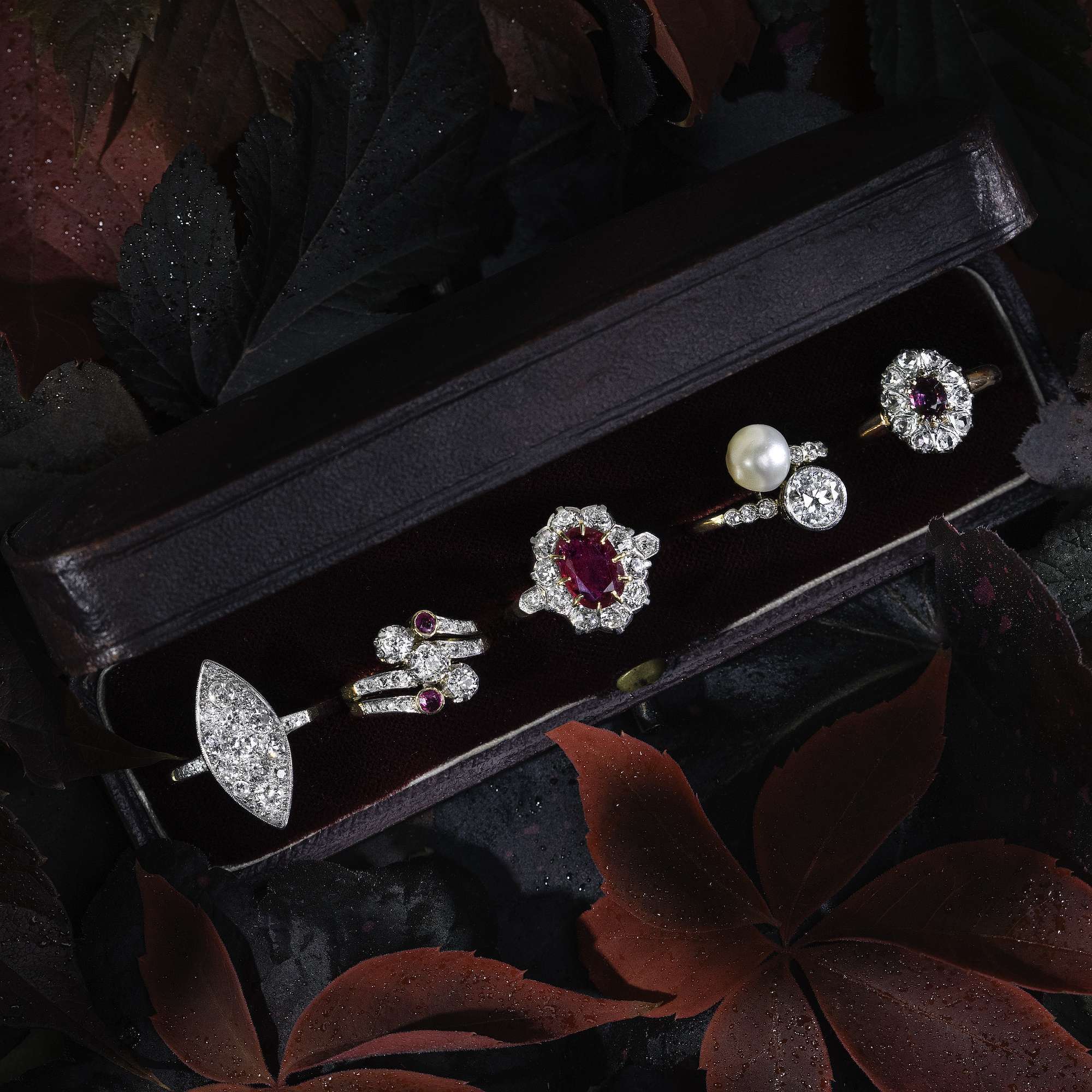 623408-hofer-antikschmuck-Antiker-Toi-et-Moi-Ring-mit-Naturperle-und-Diamant-im-Altschliff-Deutschland-um-1910-Duo-in-Weiss_8