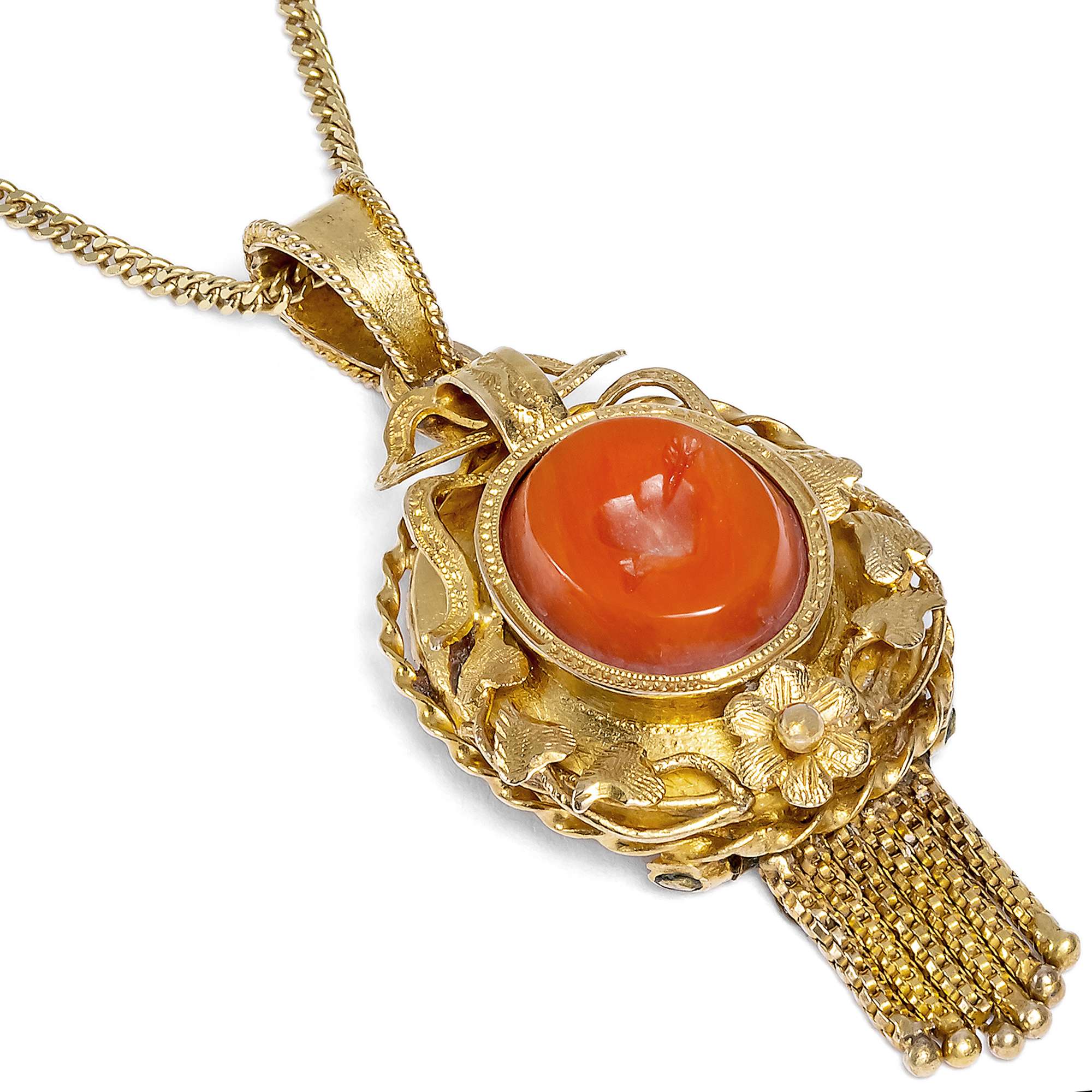 623474-hofer-antikschmuck-Romantisches-Set-aus-Gold-und-gravierter-Koralle-Medaillon-und-Ohrringe-Niederlande-um-1870-Ich-fand-mein-Herz-in-Portofino_1