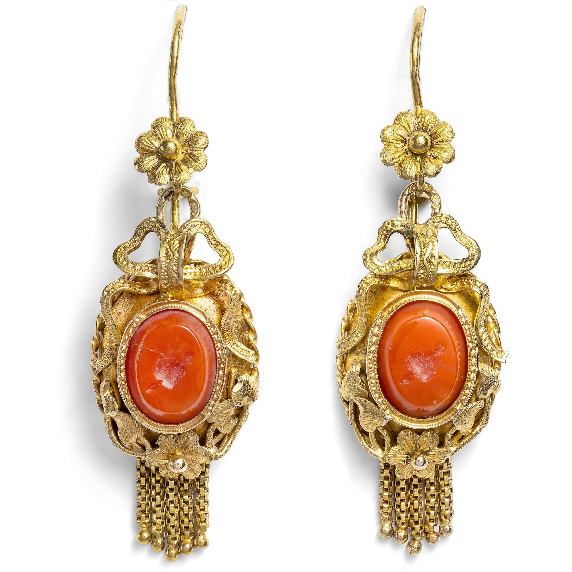 623474-hofer-antikschmuck-Romantisches-Set-aus-Gold-und-gravierter-Koralle-Medaillon-und-Ohrringe-Niederlande-um-1870-Ich-fand-mein-Herz-in-Portofino_8