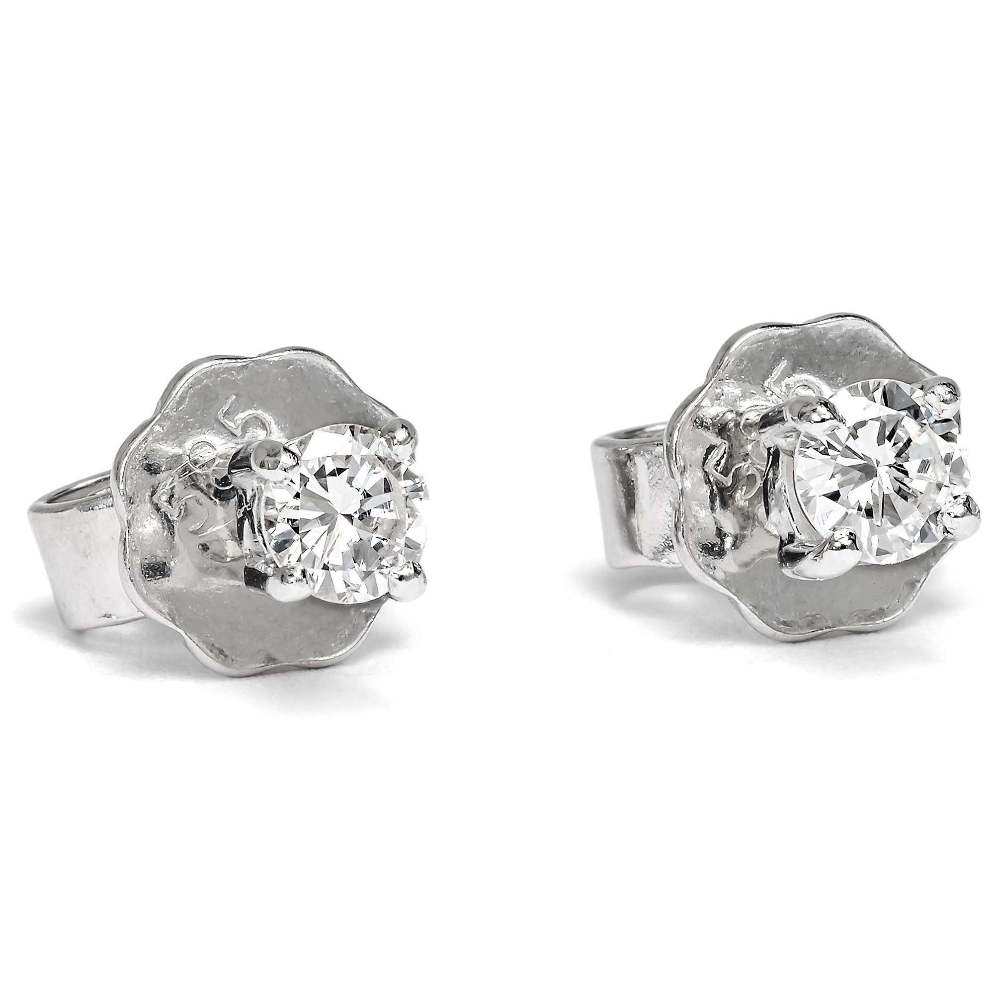 623979-hofer-antikschmuck-Ungetragene-Ohrstecker-mit-vintage-Brillanten-in-Weissgold-aus-unserer-Werkstatt-Zwei-funkelnde-Sterne_1