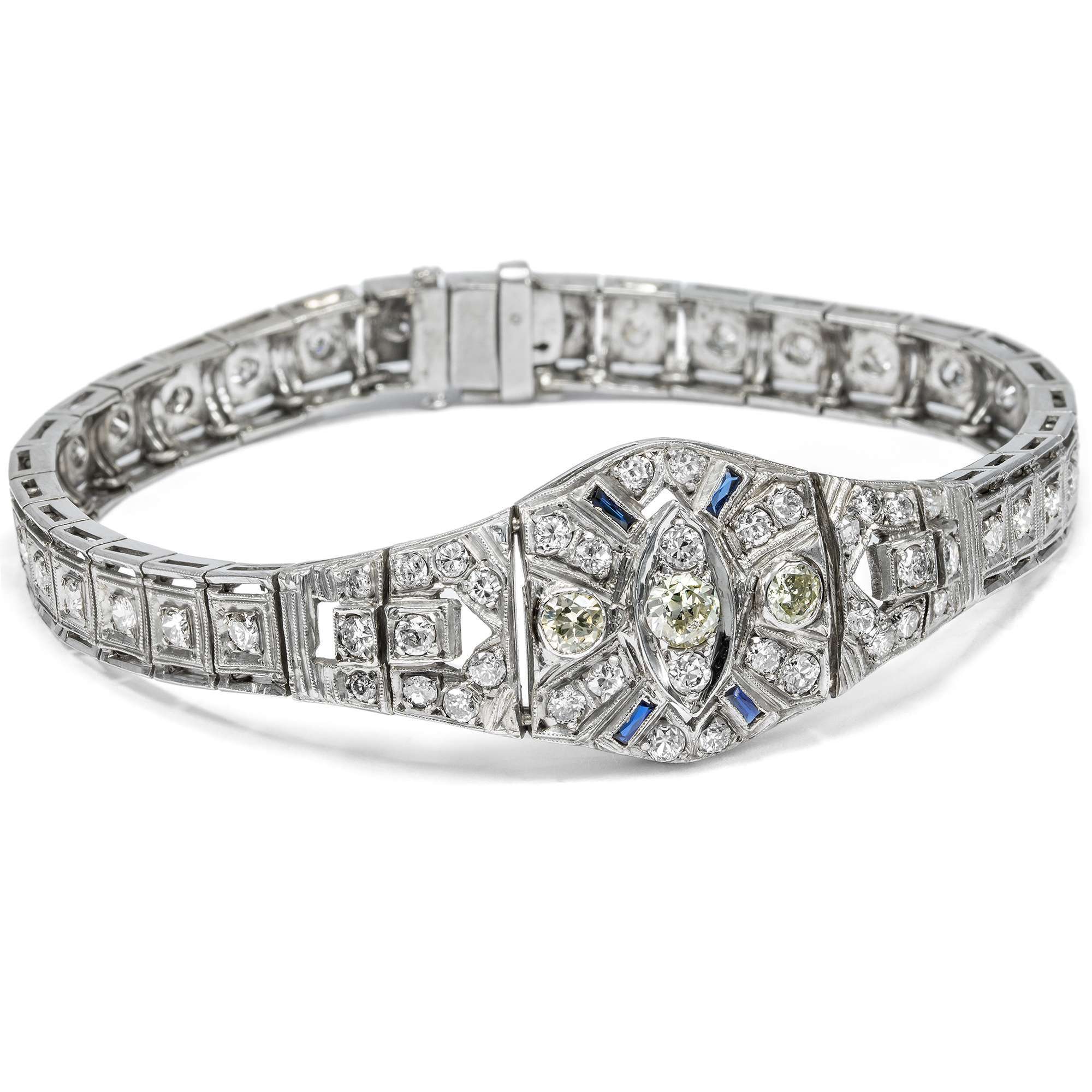 624225-hofer-antikschmuck-Elegantes-Armband-aus-Palladium-mit-Diamanten-und-Saphiren-Art-Deco-um-1940-Ein-funkelnder-Begleiter