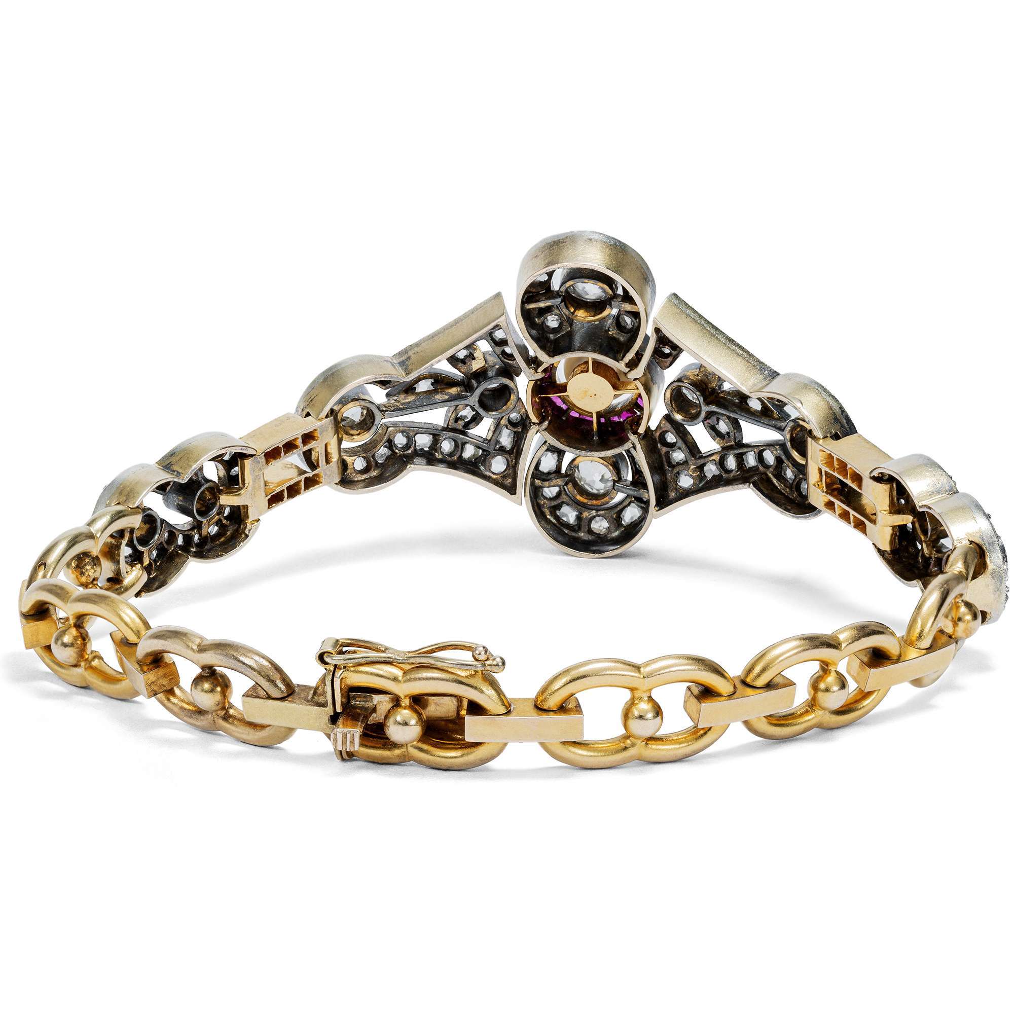 624481-hofer-antikschmuck-Prachtvolles-Armband-mit-Naturperle-Diamanten-und-Verneuil-Rubinen-um-1905-Zwischen-Ballsaal-und-Opernloge_5