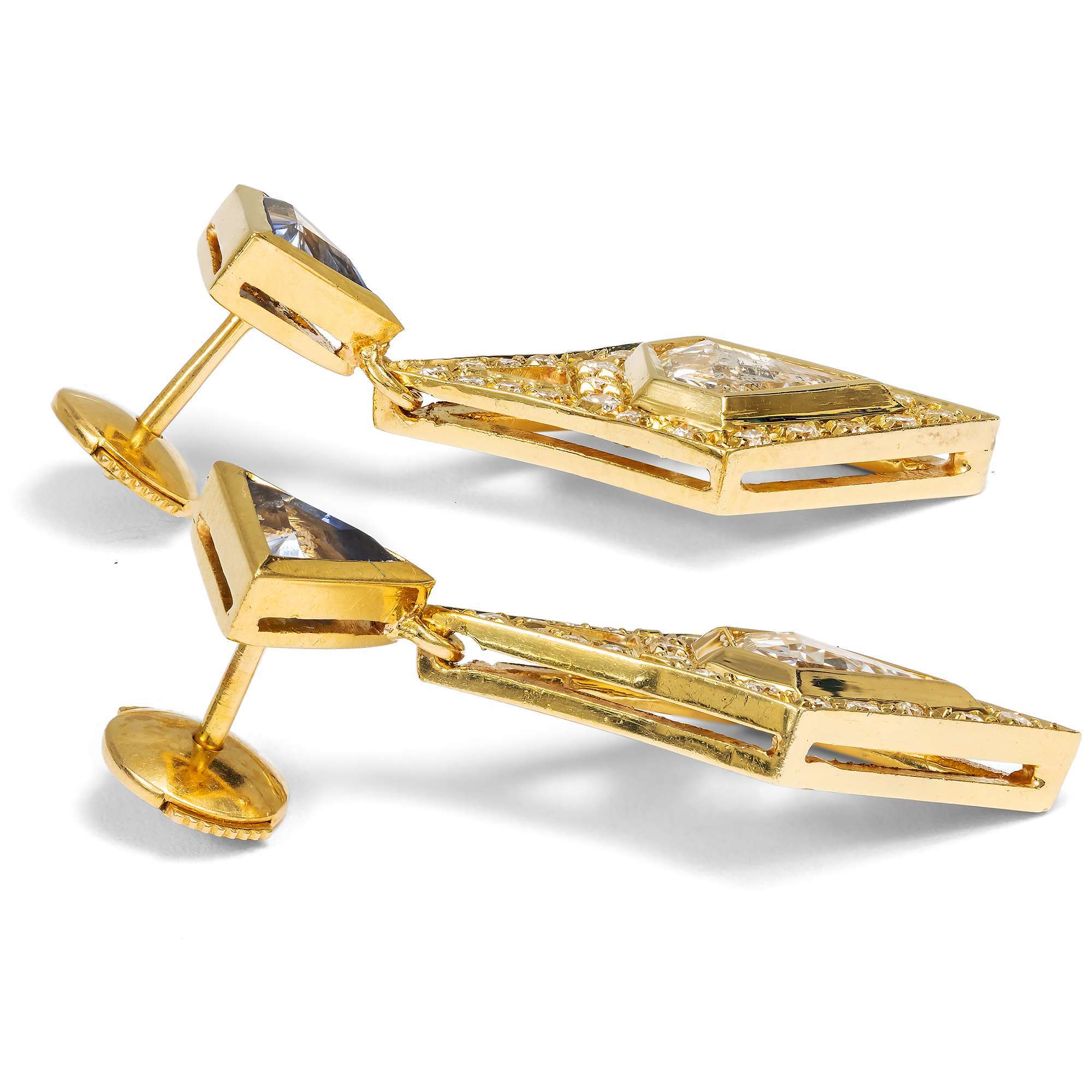 624808-hofer-antikschmuck-Kostbare-vintage-Ohrringe-mit-Saphiren-und-Diamanten-in-Gold-um-1985-A-Girl-s-Best-Friend_1