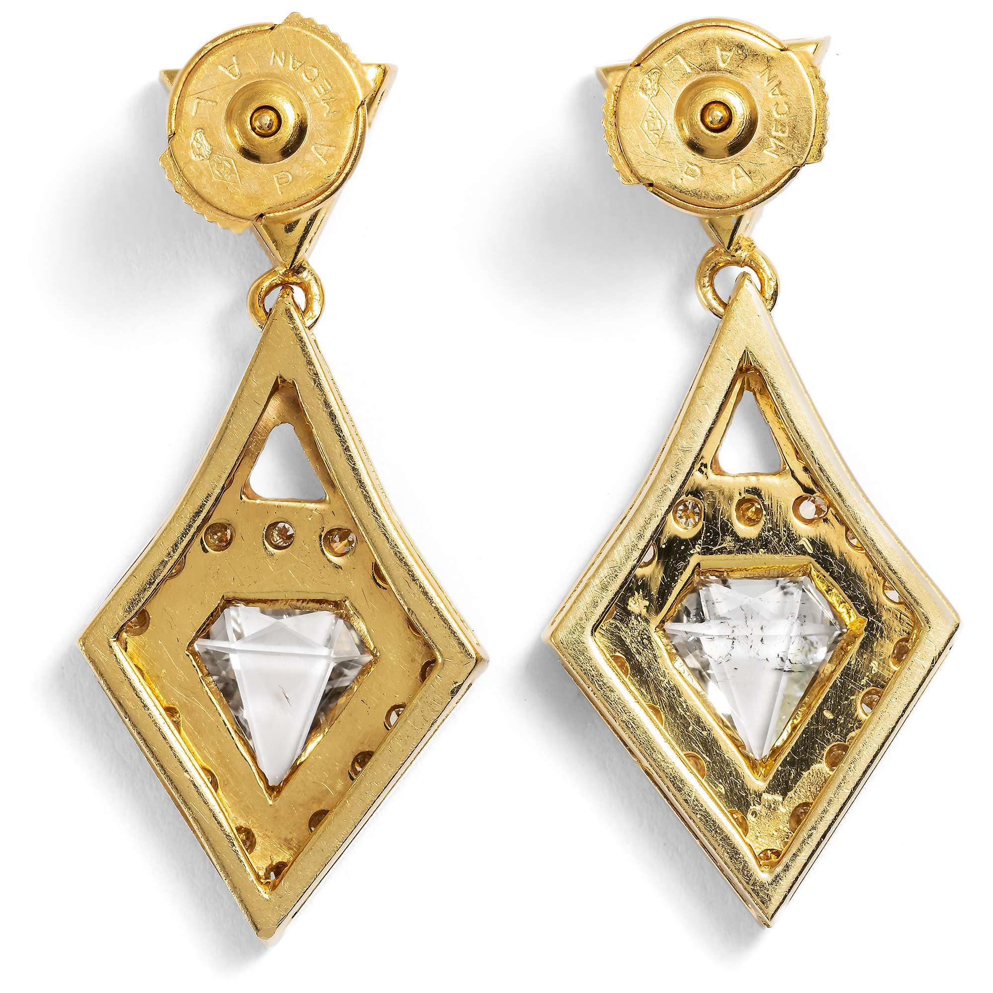 624808-hofer-antikschmuck-Kostbare-vintage-Ohrringe-mit-Saphiren-und-Diamanten-in-Gold-um-1985-A-Girl-s-Best-Friend_3