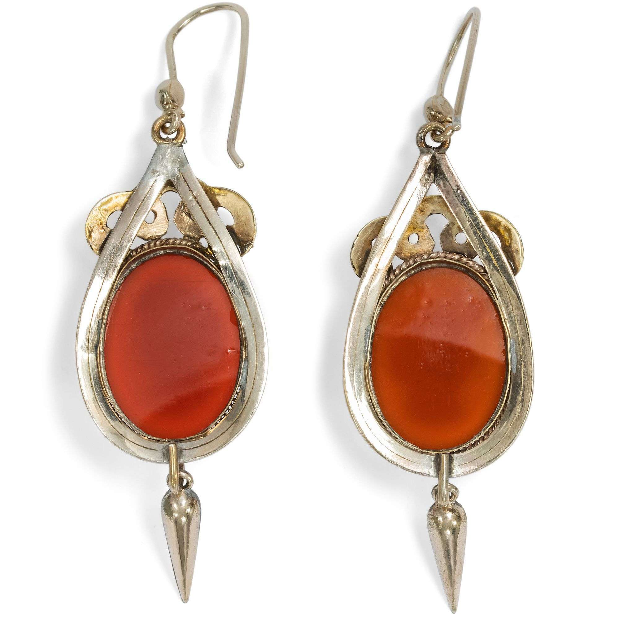 624946-hofer-antikschmuck-Antike-Ohrringe-mit-goldgefassten-Gemmen-von-Bacchantinnen-um-1880-Ein-Prosit-der-Gemuetlichkeit_2