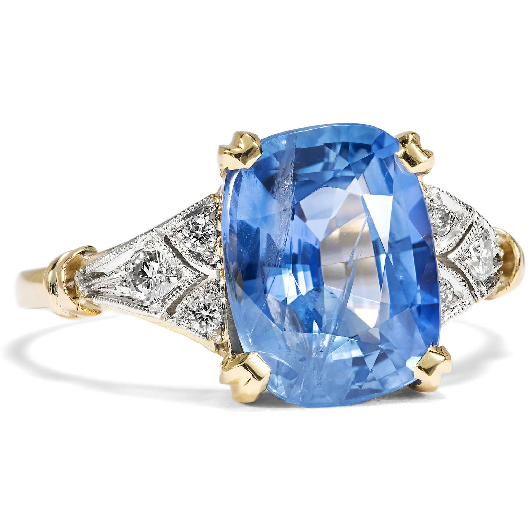 625009-hofer-antikschmuck-Feiner-Art-Deco-Ring-mit-Ceylon-Saphir-und-Diamanten-um-1930-Salomon-und-die-Koenigin-von-Saba