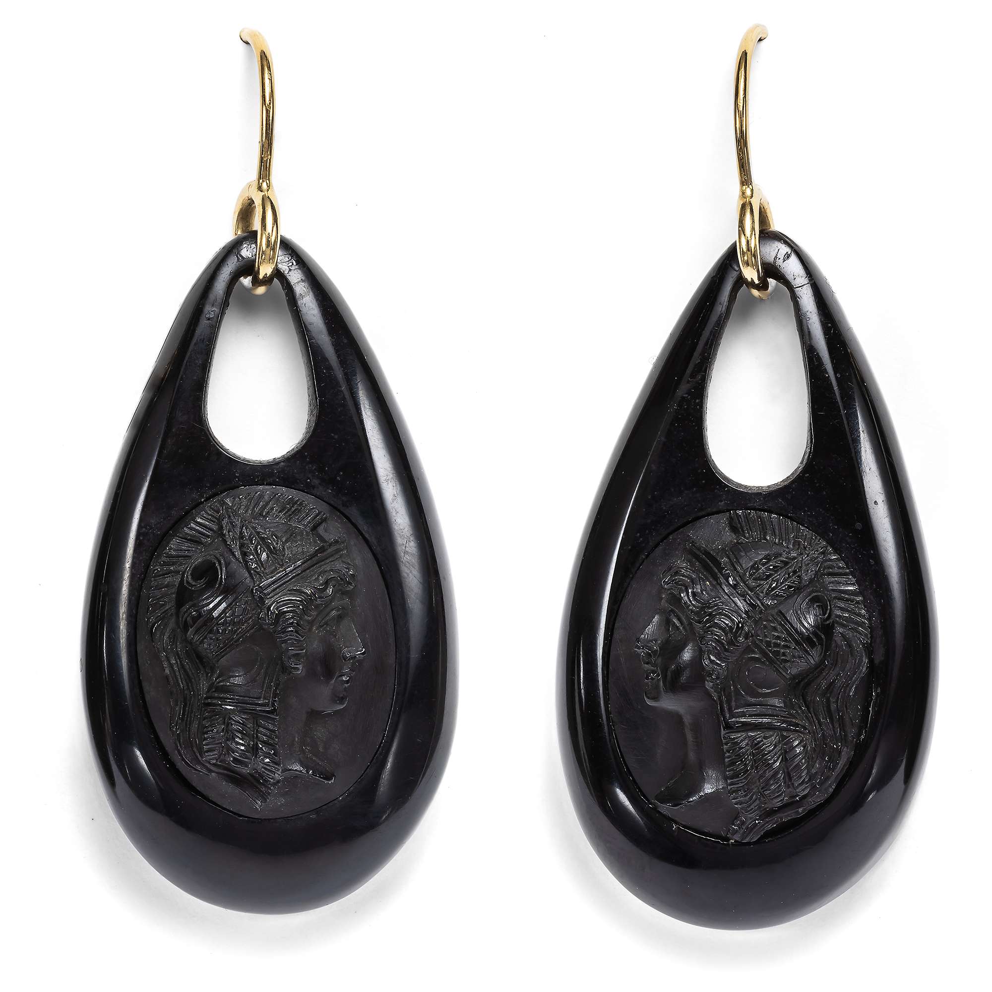 625135-hofer-antikschmuck-Antike-Ohrringe-aus-Jet-mit-Darstellungen-der-Athene-um-1870-und-spaeter-Ein-klarer-Kopf
