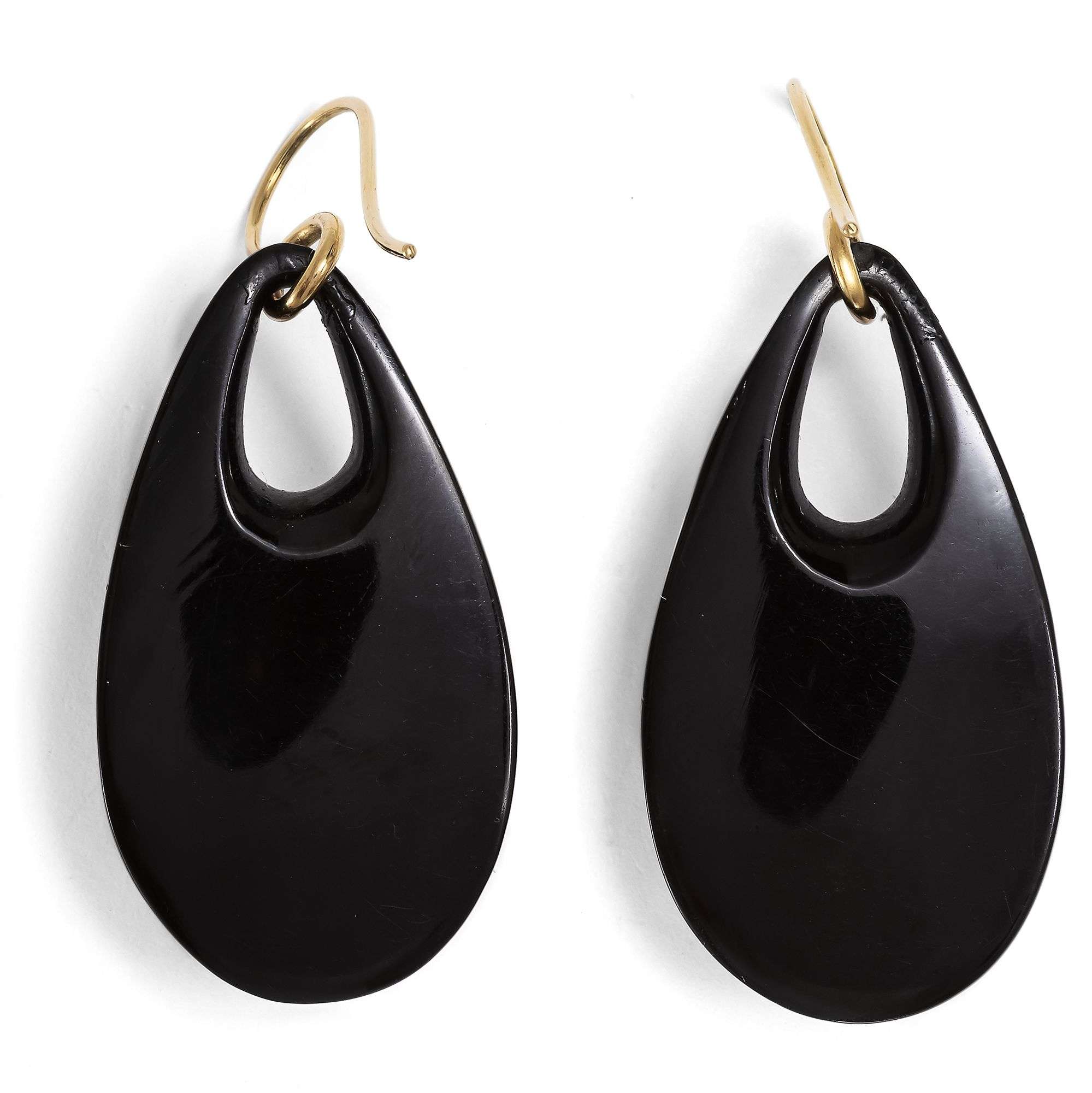 625135-hofer-antikschmuck-Antike-Ohrringe-aus-Jet-mit-Darstellungen-der-Athene-um-1870-und-spaeter-Ein-klarer-Kopf_1