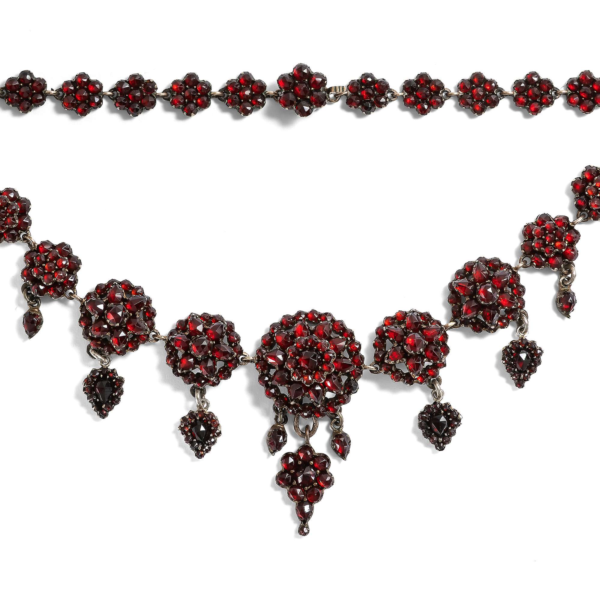 625279-hofer-antikschmuck-Antikes-Blueten-Collier-aus-boehmischen-Granaten-um-1880-Bohemian-Rhapsody_3