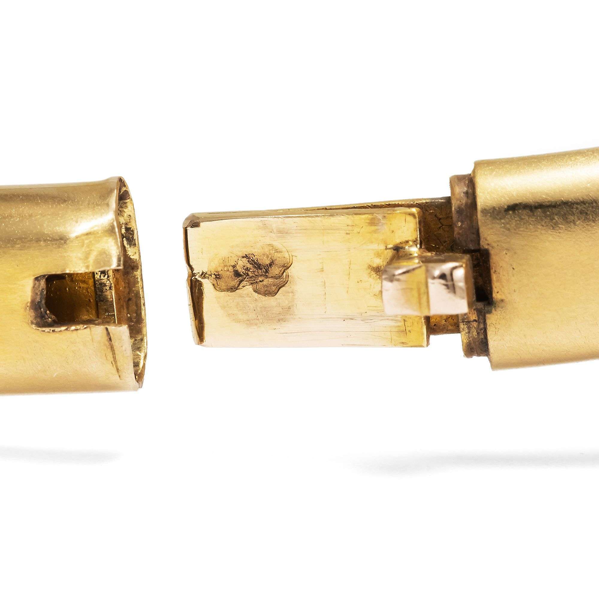 625467-hofer-antikschmuck-Herrlicher-Armreif-mit-grossen-Granaten-und-Perlen-in-Gold-um-1865-Ein-Liebesstein_7