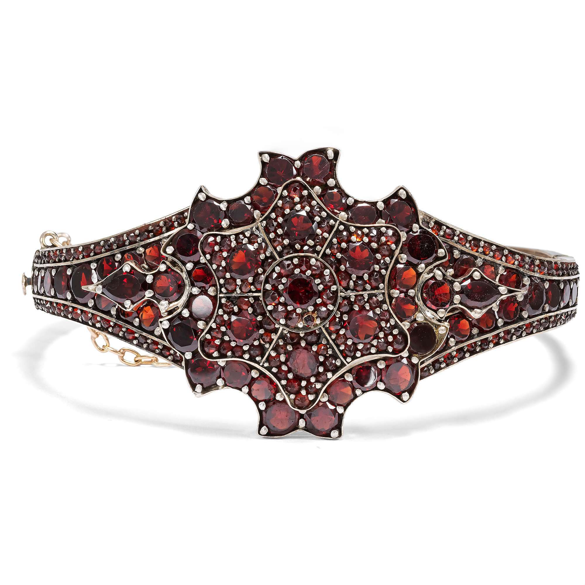 625939-hofer-antikschmuck-Grosser-antiker-Armreif-mit-boehmischen-Granaten-um-1900-Gruesse-aus-Boehmen_1