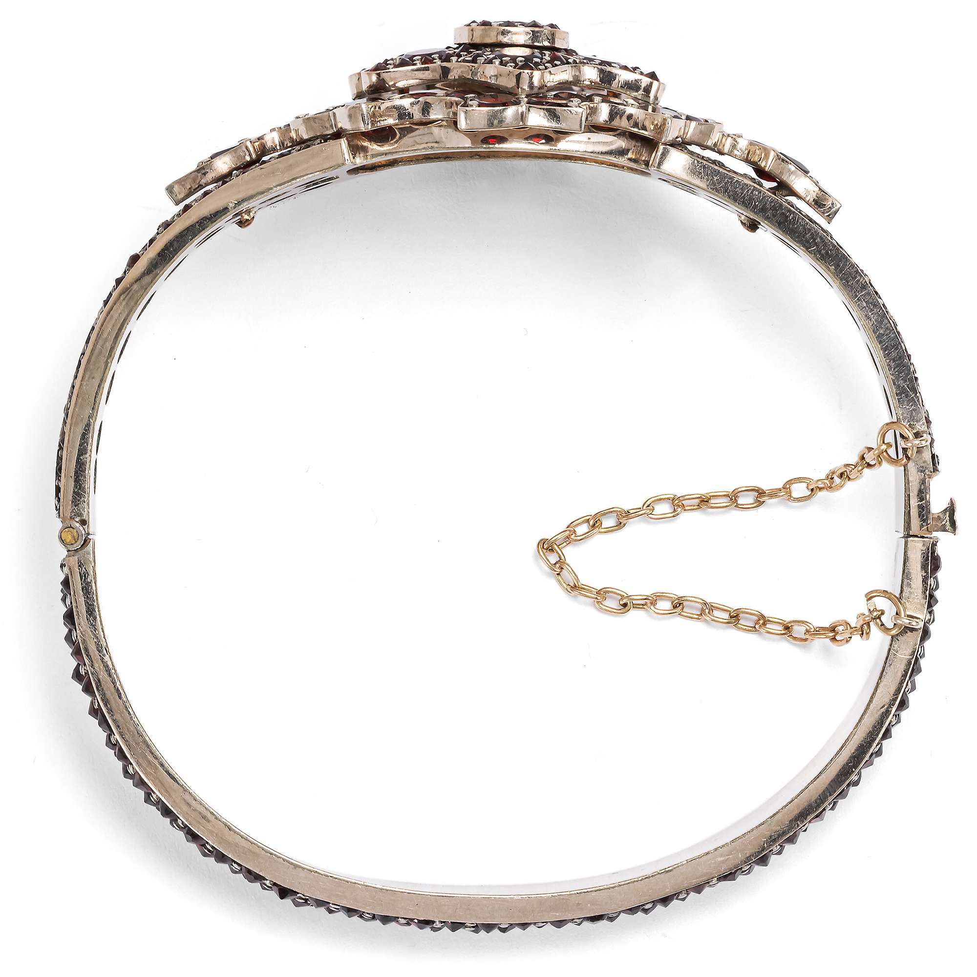 625939-hofer-antikschmuck-Grosser-antiker-Armreif-mit-boehmischen-Granaten-um-1900-Gruesse-aus-Boehmen_3