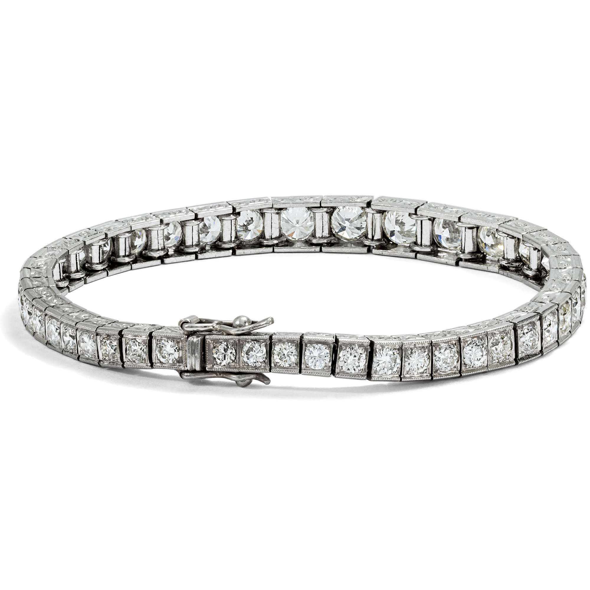 626064-hofer-antikschmuck-Antikes-Tennisarmband-des-Art-Deco-mit-9-45-ct-Diamanten-in-Platin-Wien-um-1930-Wiener-Riviere_4