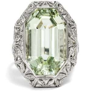 626123-hofer-antikschmuck-Wunderschoener-Ring-mit-Heliodor-in-Platin-um-1920-und-spaeter-In-lichten-Waeldern_4