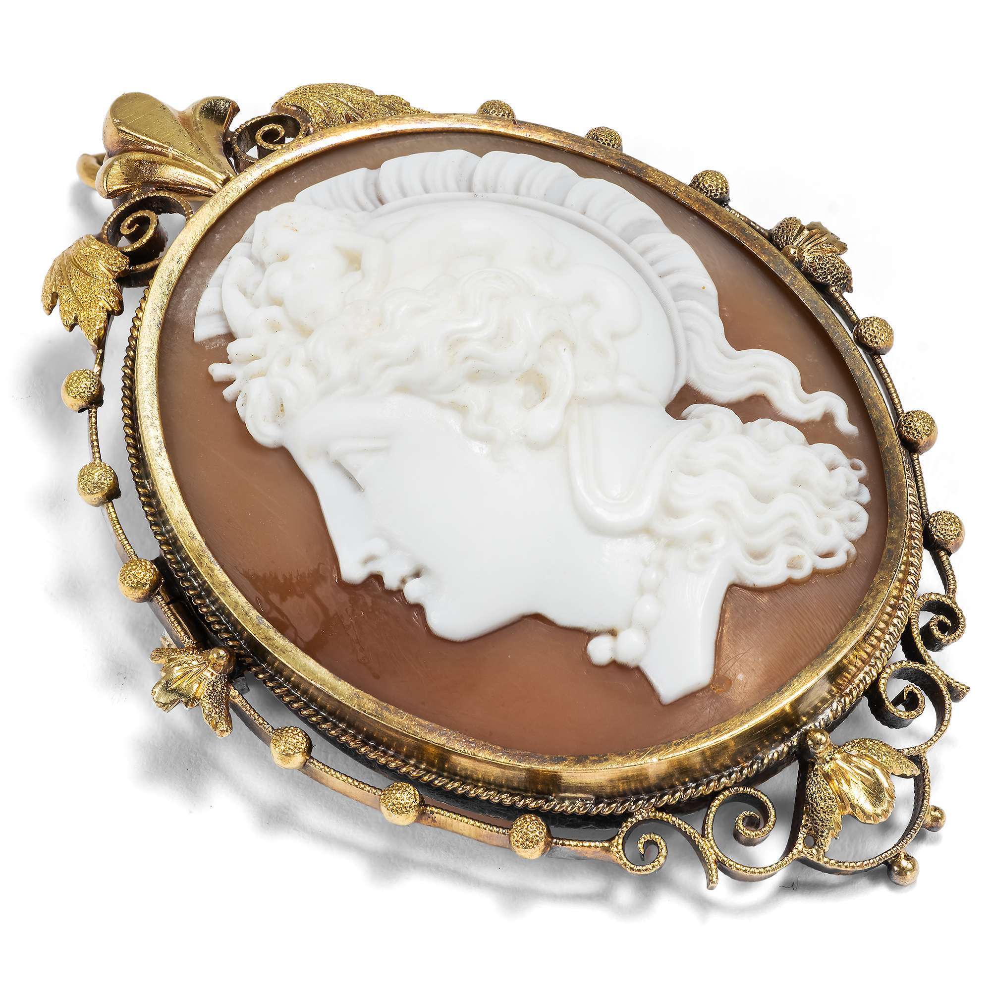 626183-hofer-antikschmuck-Detailreicher-antiker-Brosch-Anhaenger-mit-Muschelkamee-der-Athene-in-Goldfassung-um-1880-Kopfgeburt_2